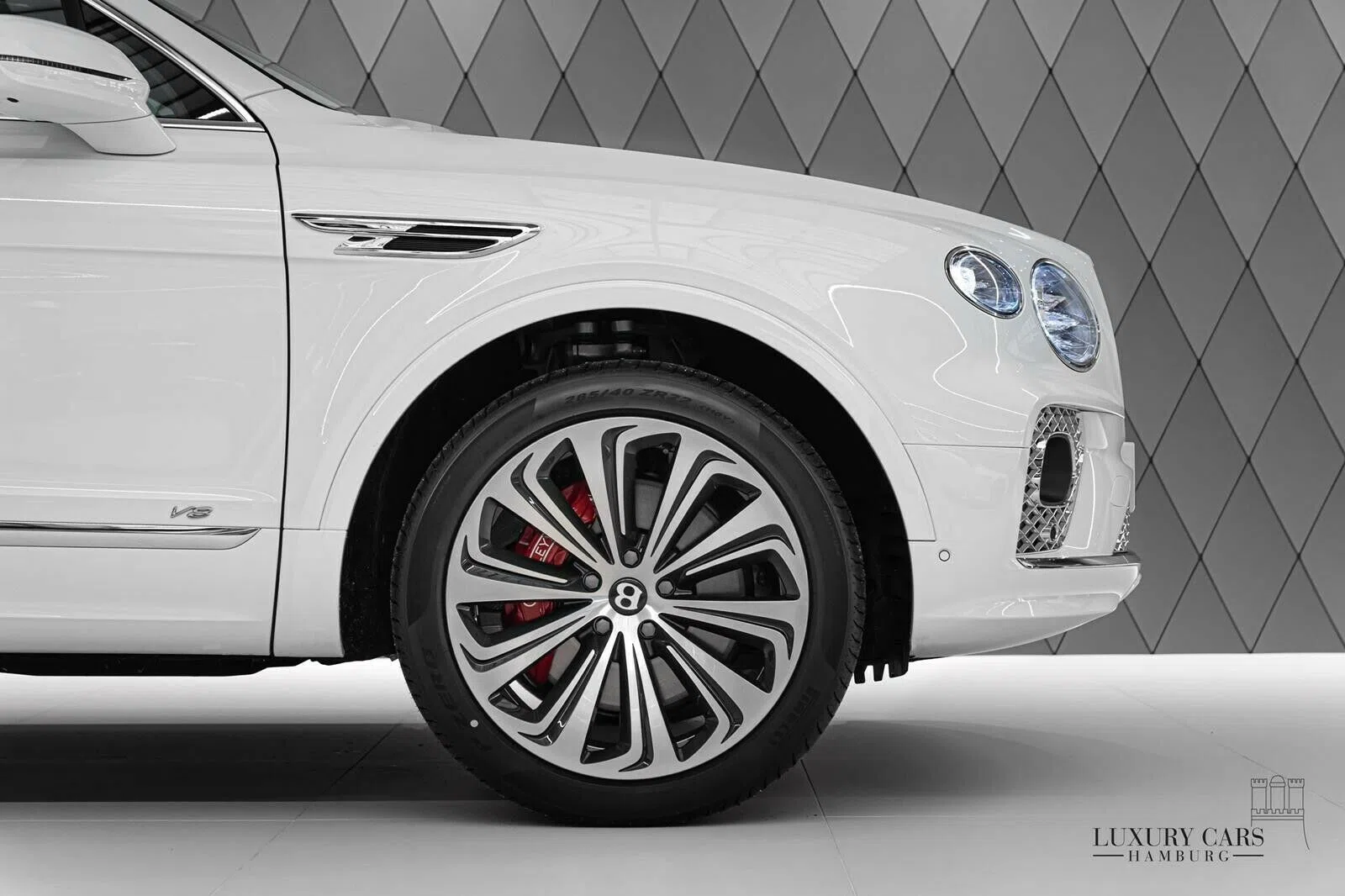 2021 Bentley Bentayga for sale, exterior, White