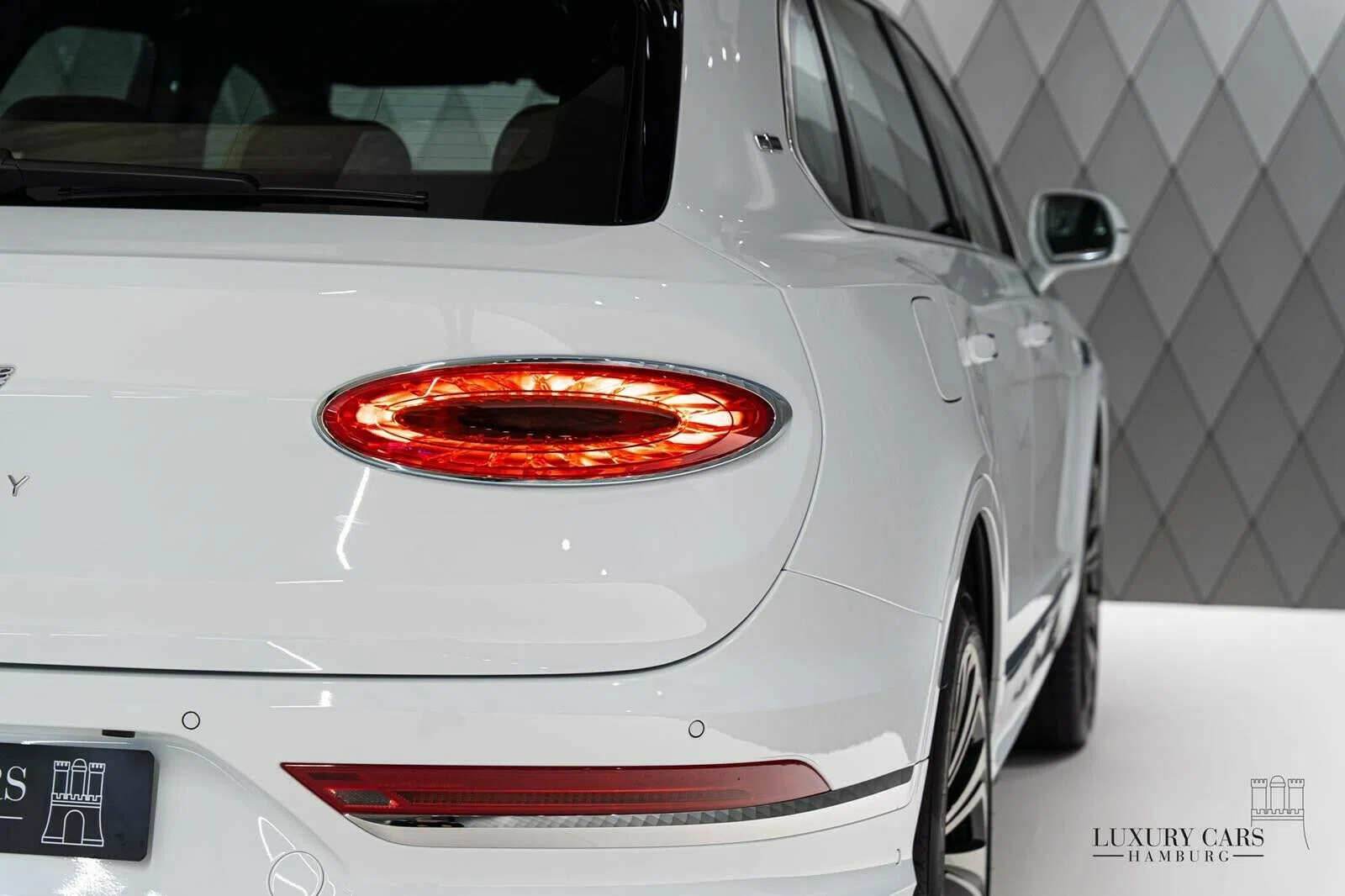 2021 Bentley Bentayga for sale, exterior, White