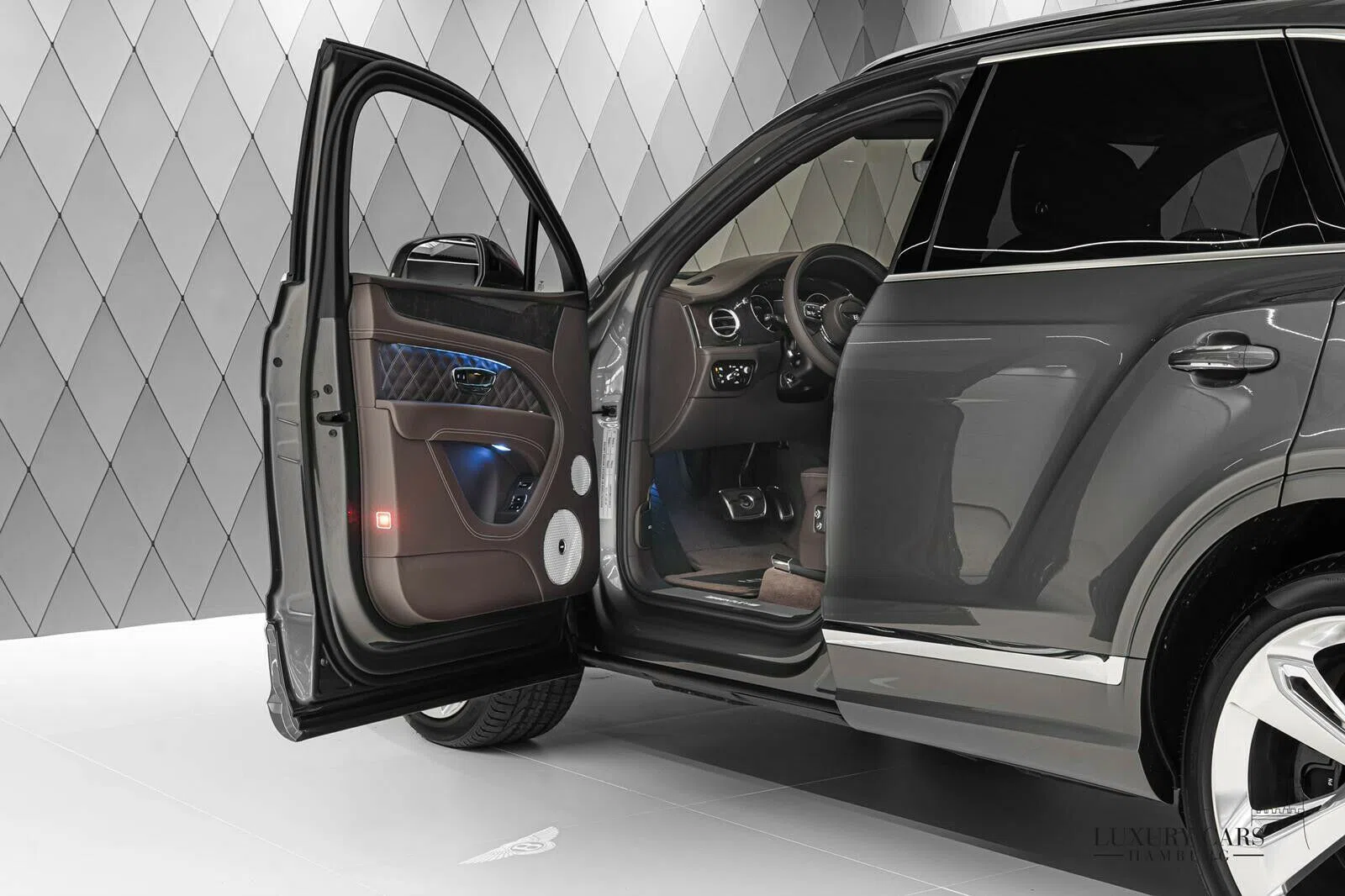 2021 Bentley Bentayga 2021 for sale, exterior, Grey