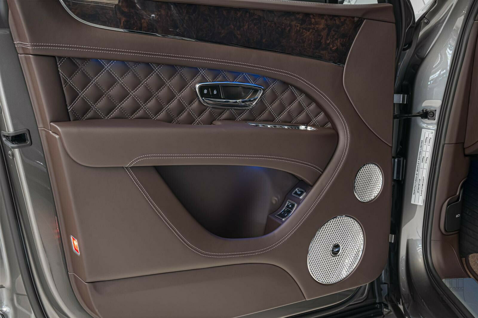 2021 Bentley Bentayga 2021, 17/18
