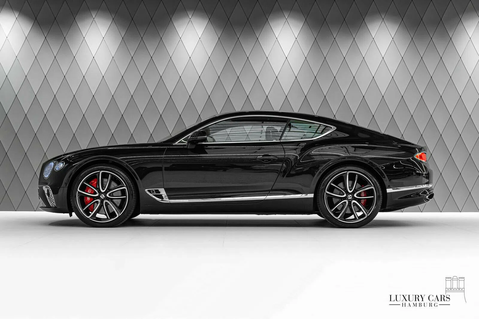 2018 Bentley Continental GT, side profile, Black