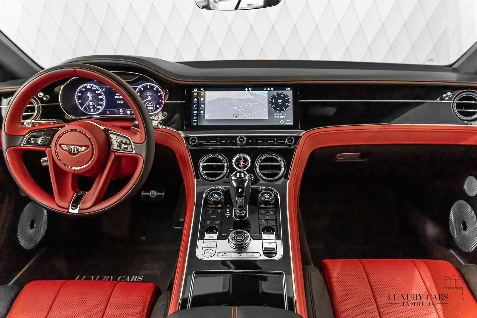 2018 Bentley Continental GT interior, dashboard, Red-Black