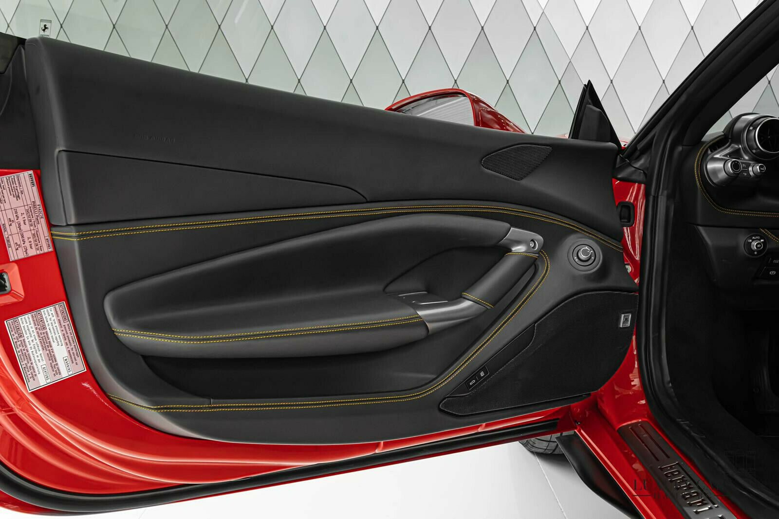 2021 Ferrari F8 Spider, 23/25