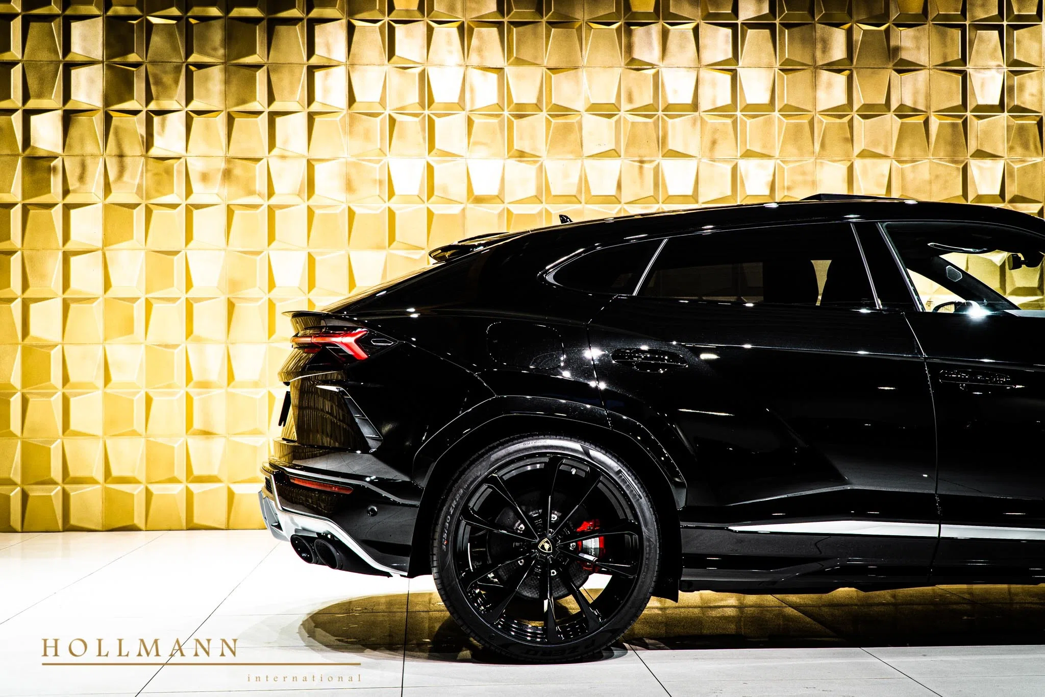 2021 Lamborghini Urus for sale, exterior, Nero Helene