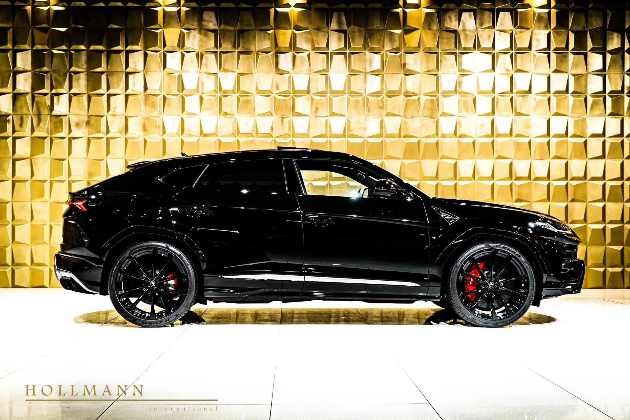 2021 Lamborghini Urus for sale, exterior, Nero Helene