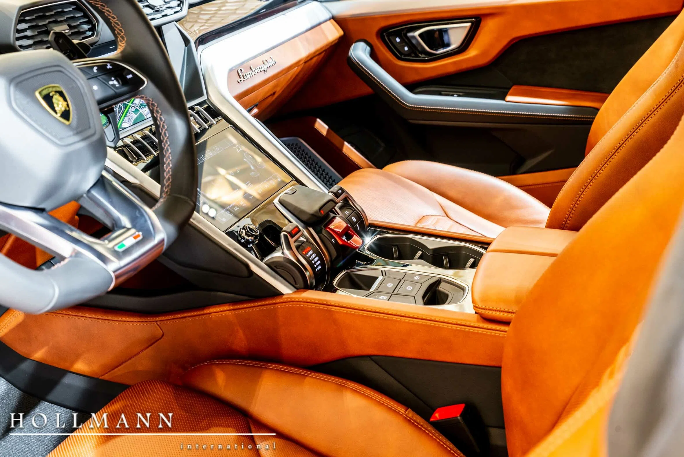 2021 Lamborghini Urus interior, Terra Asia