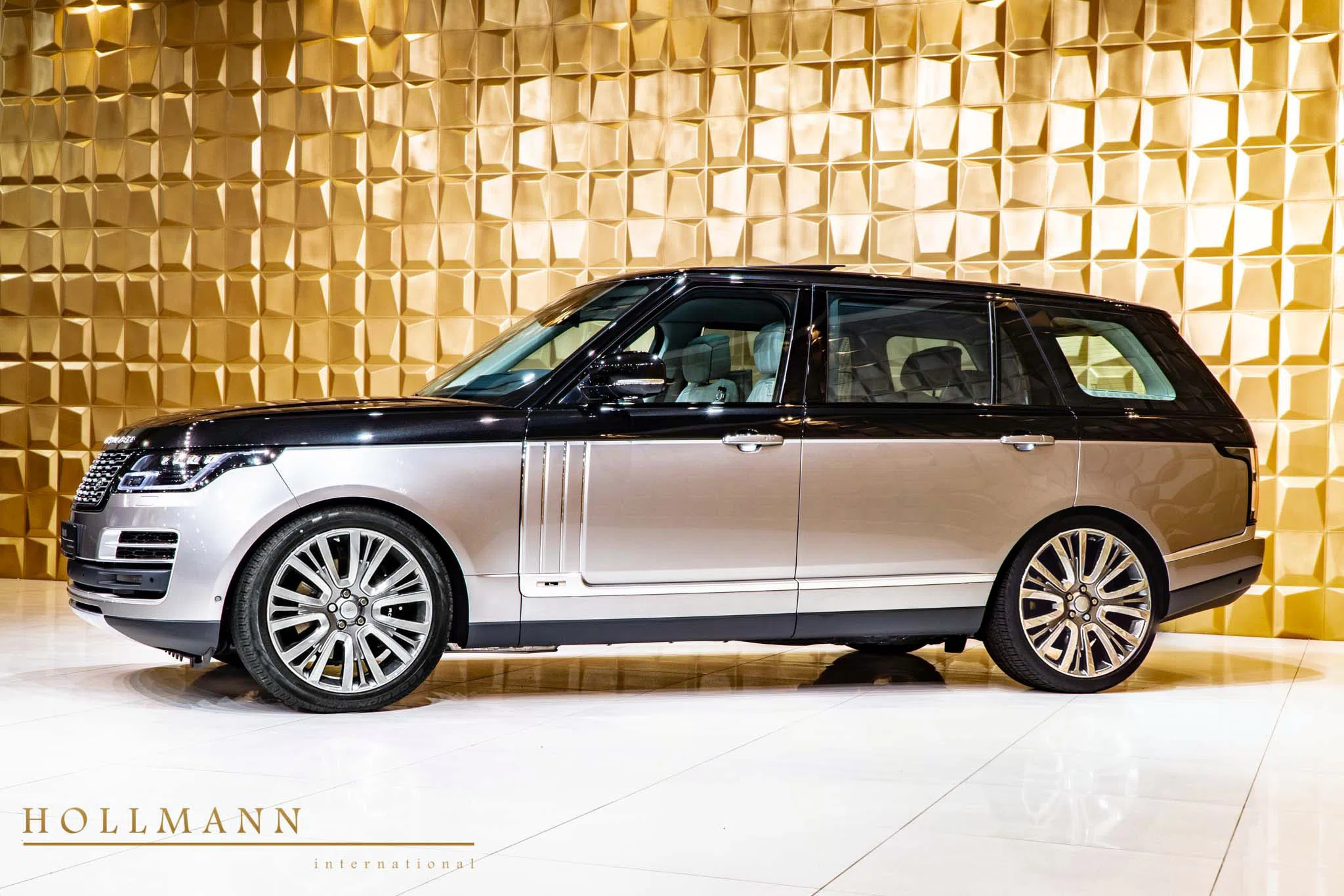 2021 Land Rover Range Rover 5.0 LWB SV-AUTOBIOGRAPHY for sale, exterior, Santorini Black and Eiger Grey