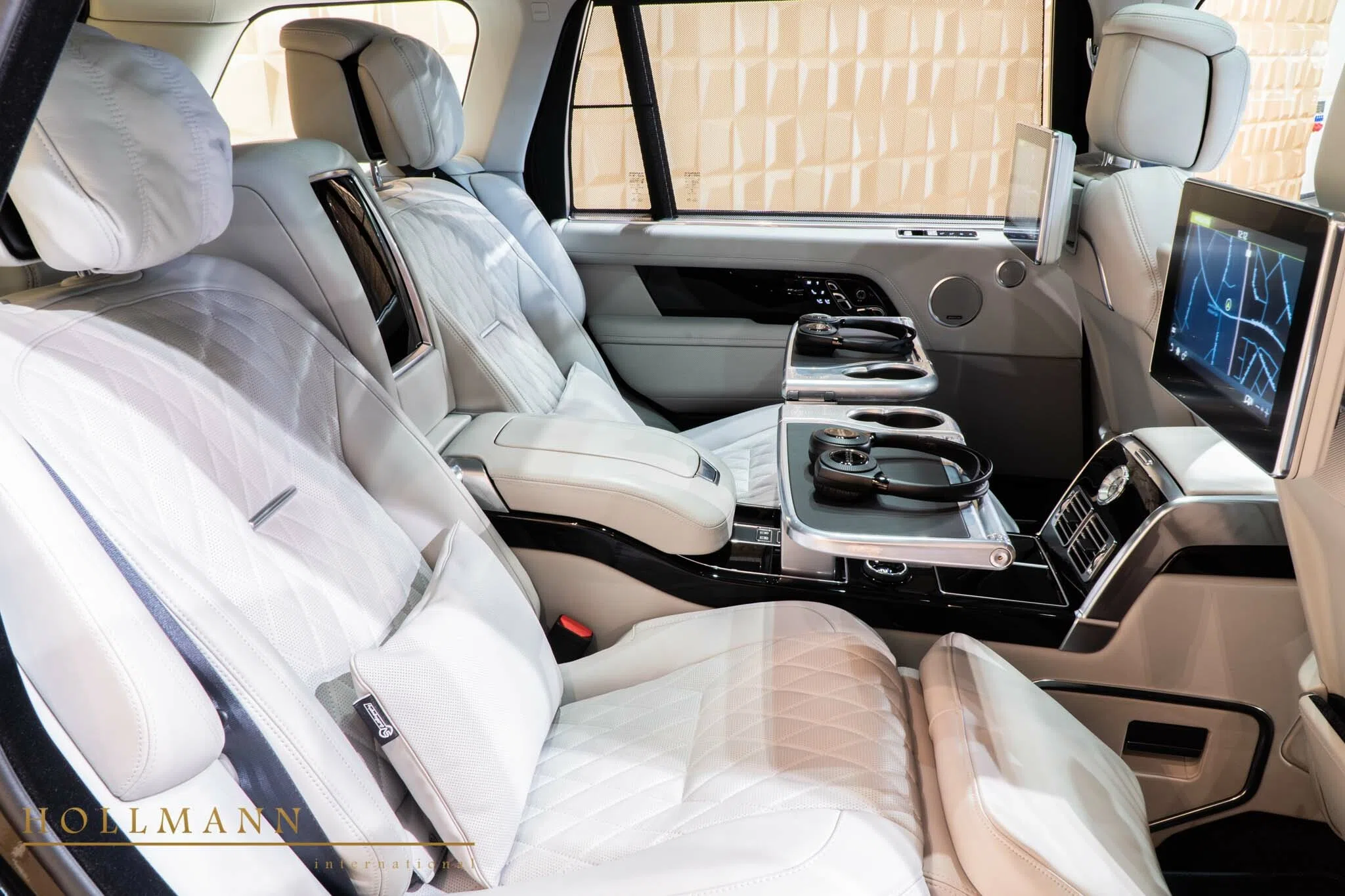 2021 Land Rover Range Rover 5.0 LWB SV-AUTOBIOGRAPHY interior, seats, Navy and Cirrus Leather
