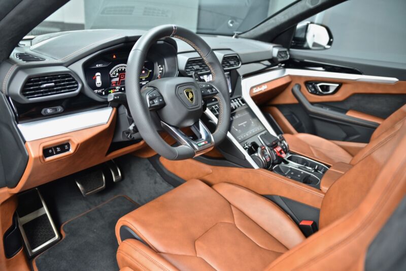 2019 Lamborghini Urus, 5/19