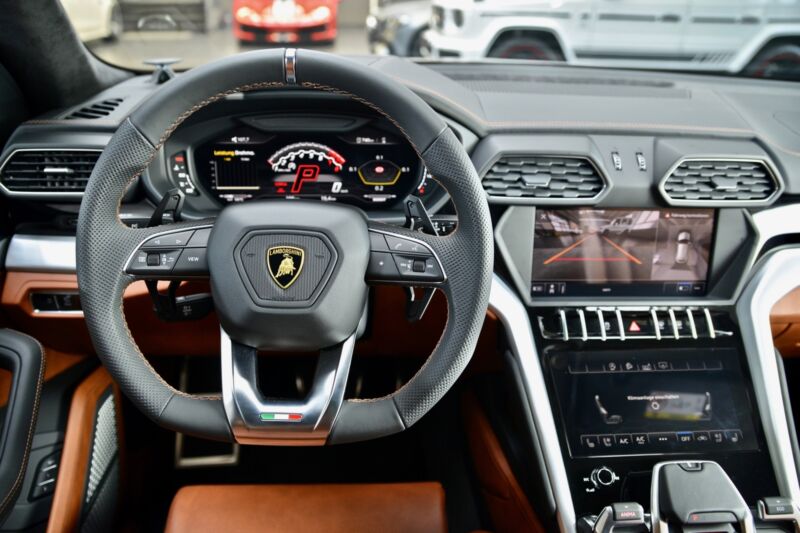 2019 Lamborghini Urus, 6/19
