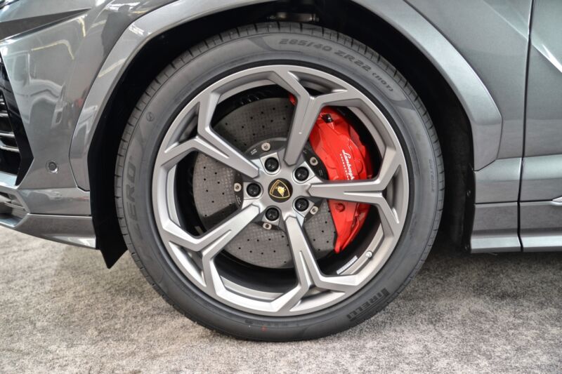 2019 Lamborghini Urus, 12/19