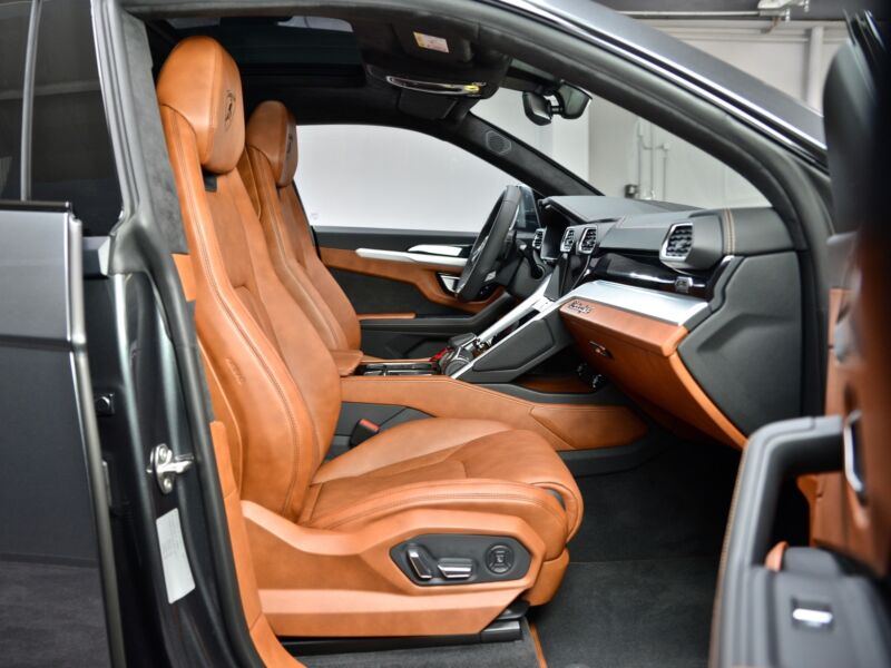 2019 Lamborghini Urus, 16/19