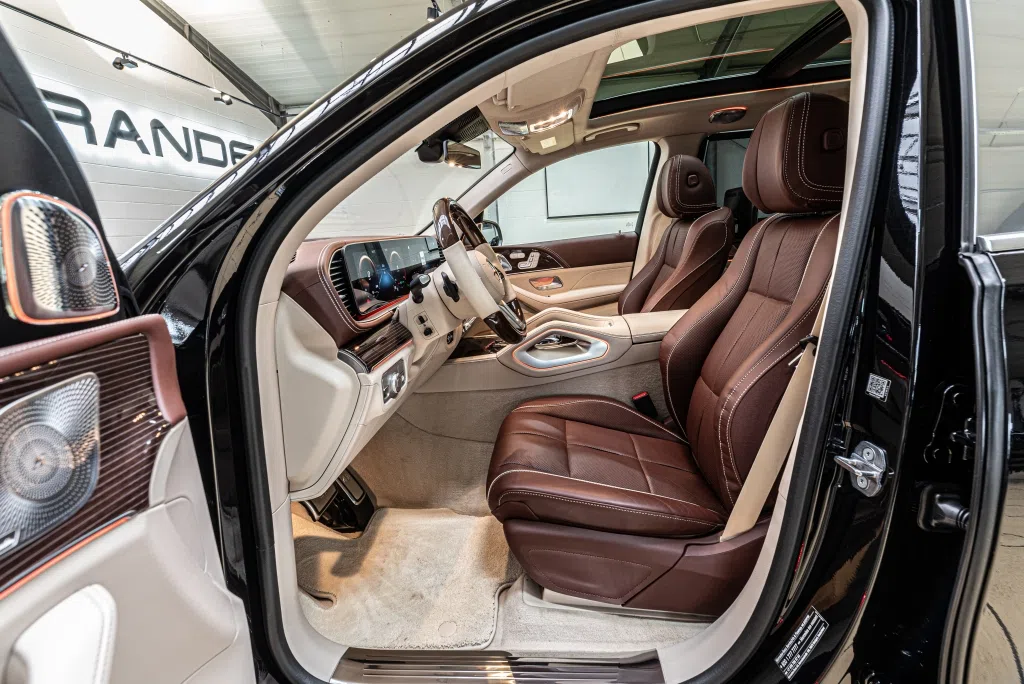 2021 Mercedes-Maybach GLS 600 4Matic interior, seats