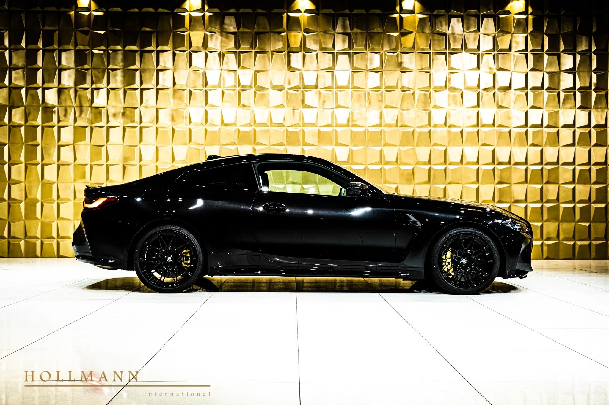 2021 BMW M4 Competition Coupe, side profile, 475 Black Sapphire Metallic