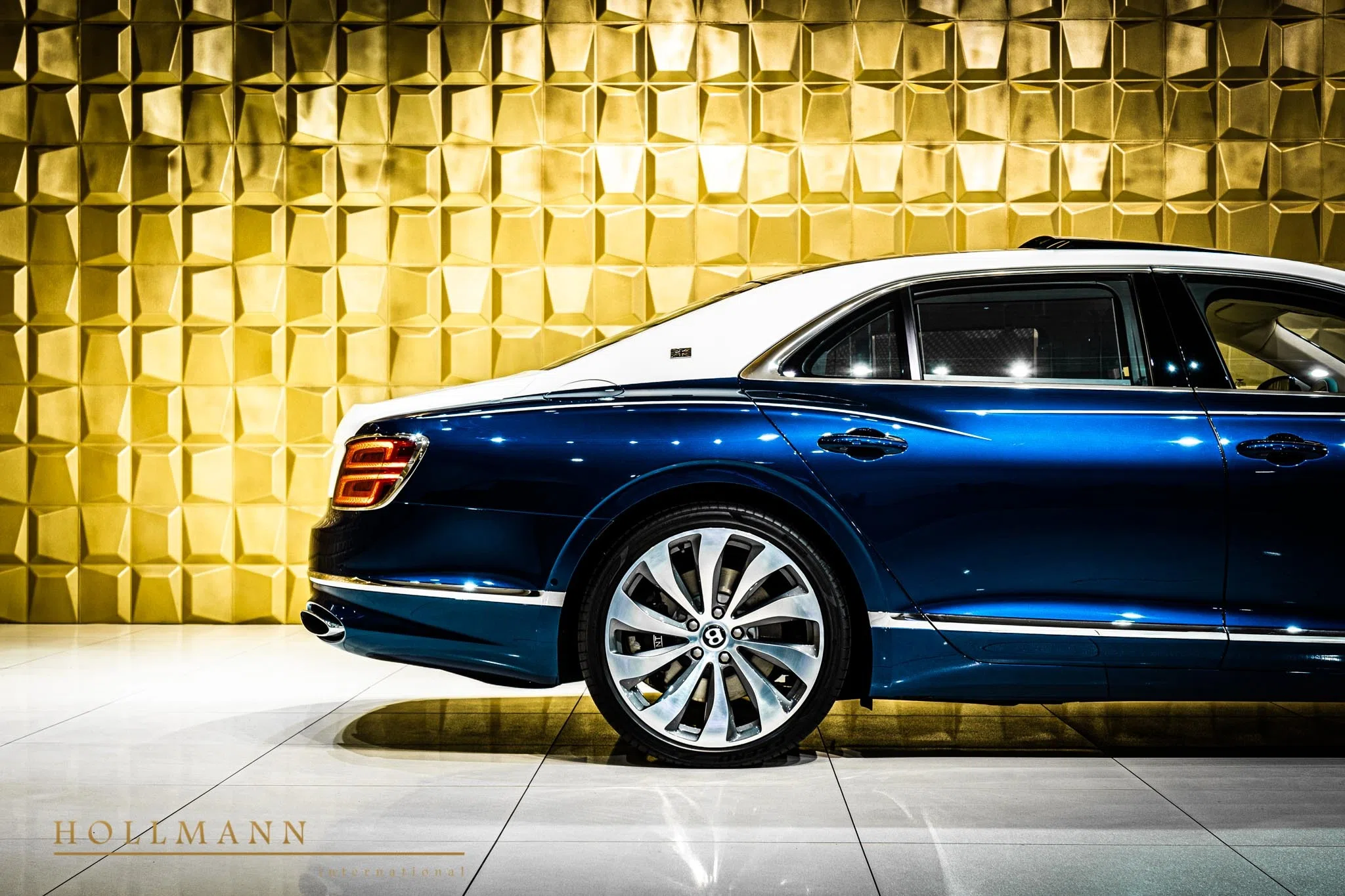 2021 Bentley Flying Spur FIRST EDITION for sale, exterior, Marlin and Glacier White