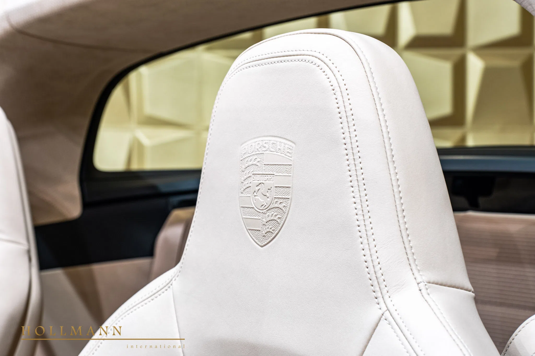 2020 Porsche 911 Targa 4S Heritage Design Edition interior, seats, Black and Atacama Beige