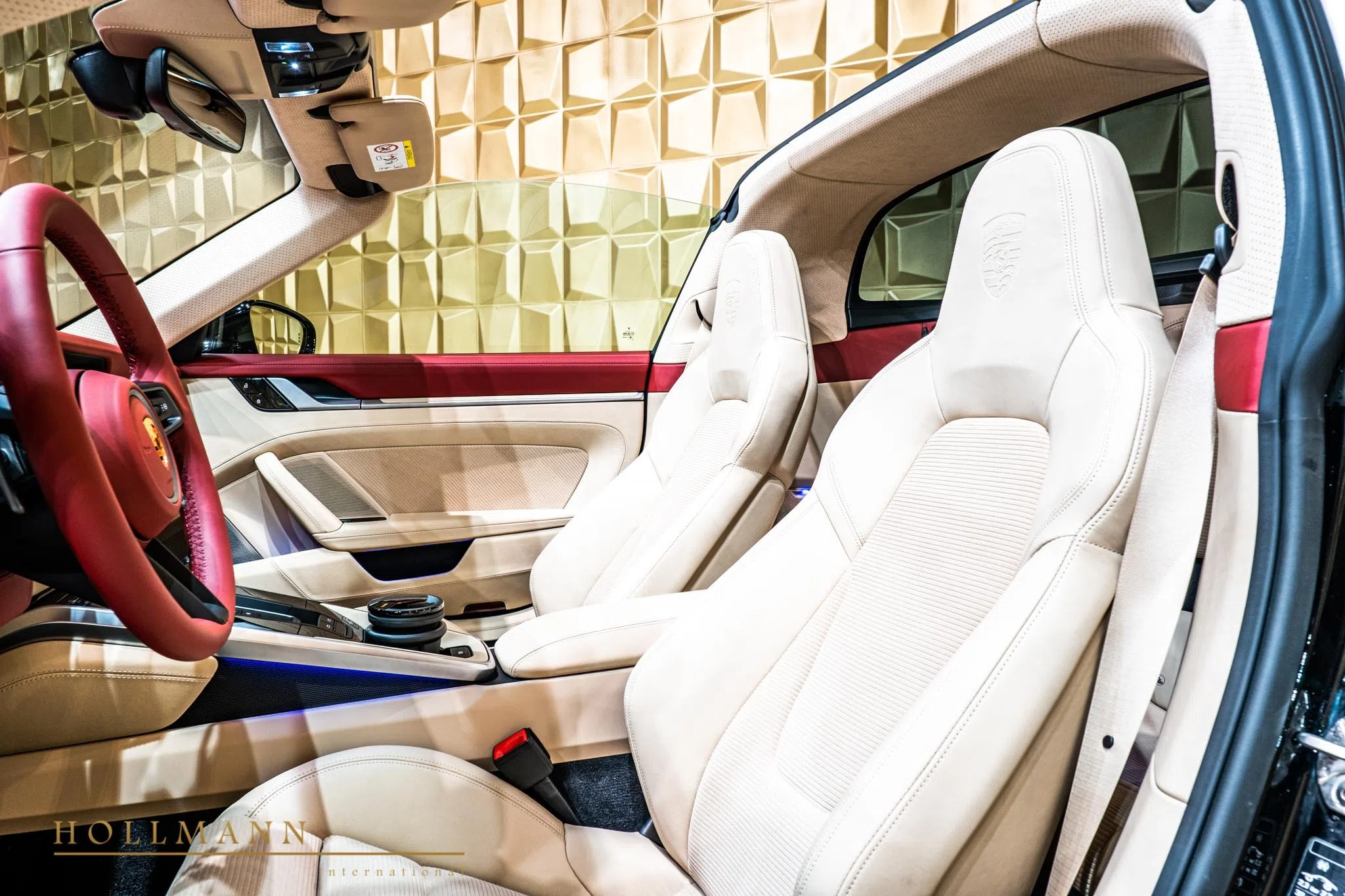 2021 Porsche 911 Targa 4S Heritage Design Edition interior, seats, Bordeauxrot / Atacamabeige