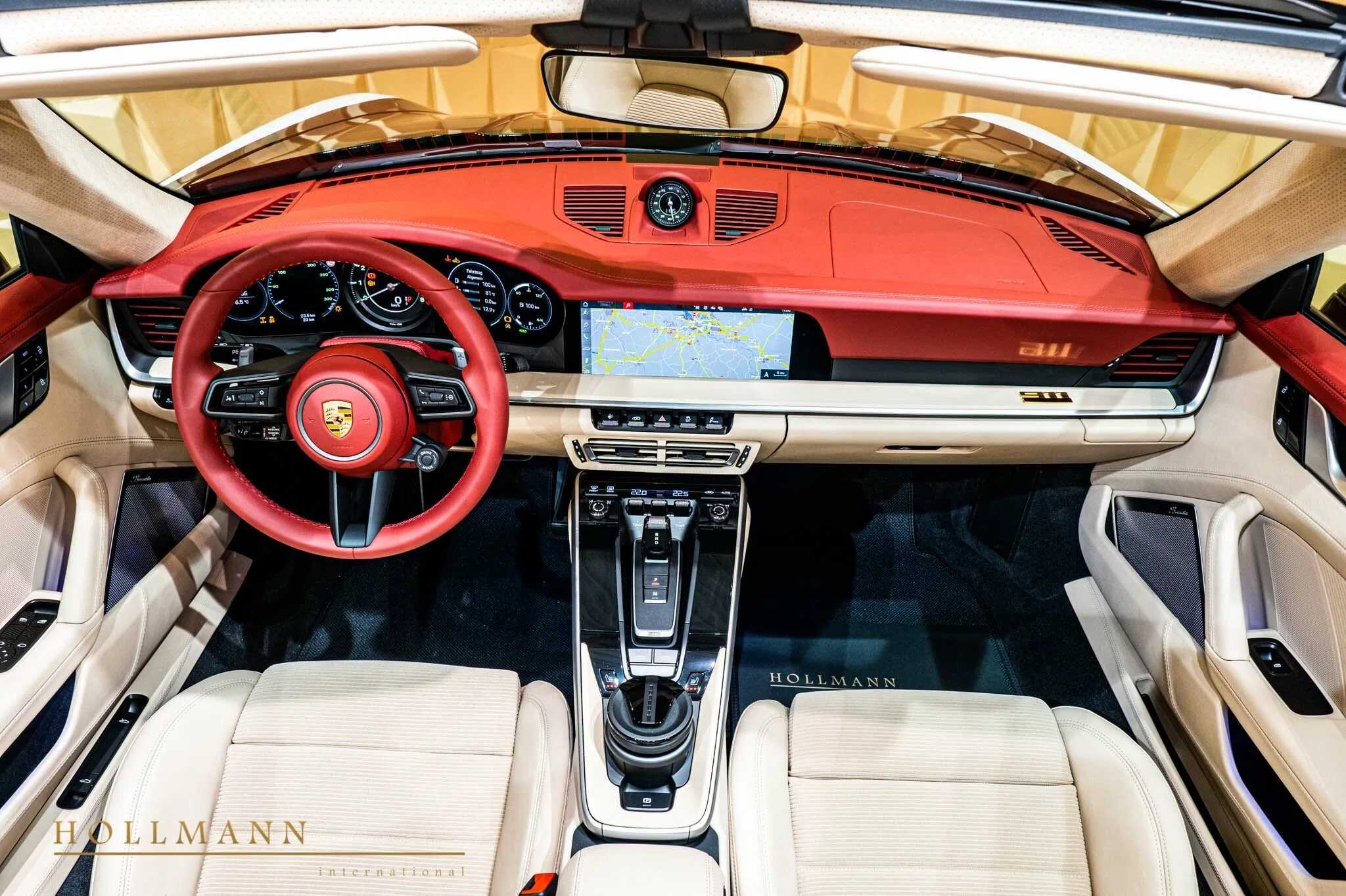 2021 Porsche 911 Targa 4S Heritage Design Edition interior, dashboard, Bordeauxrot / Atacamabeige