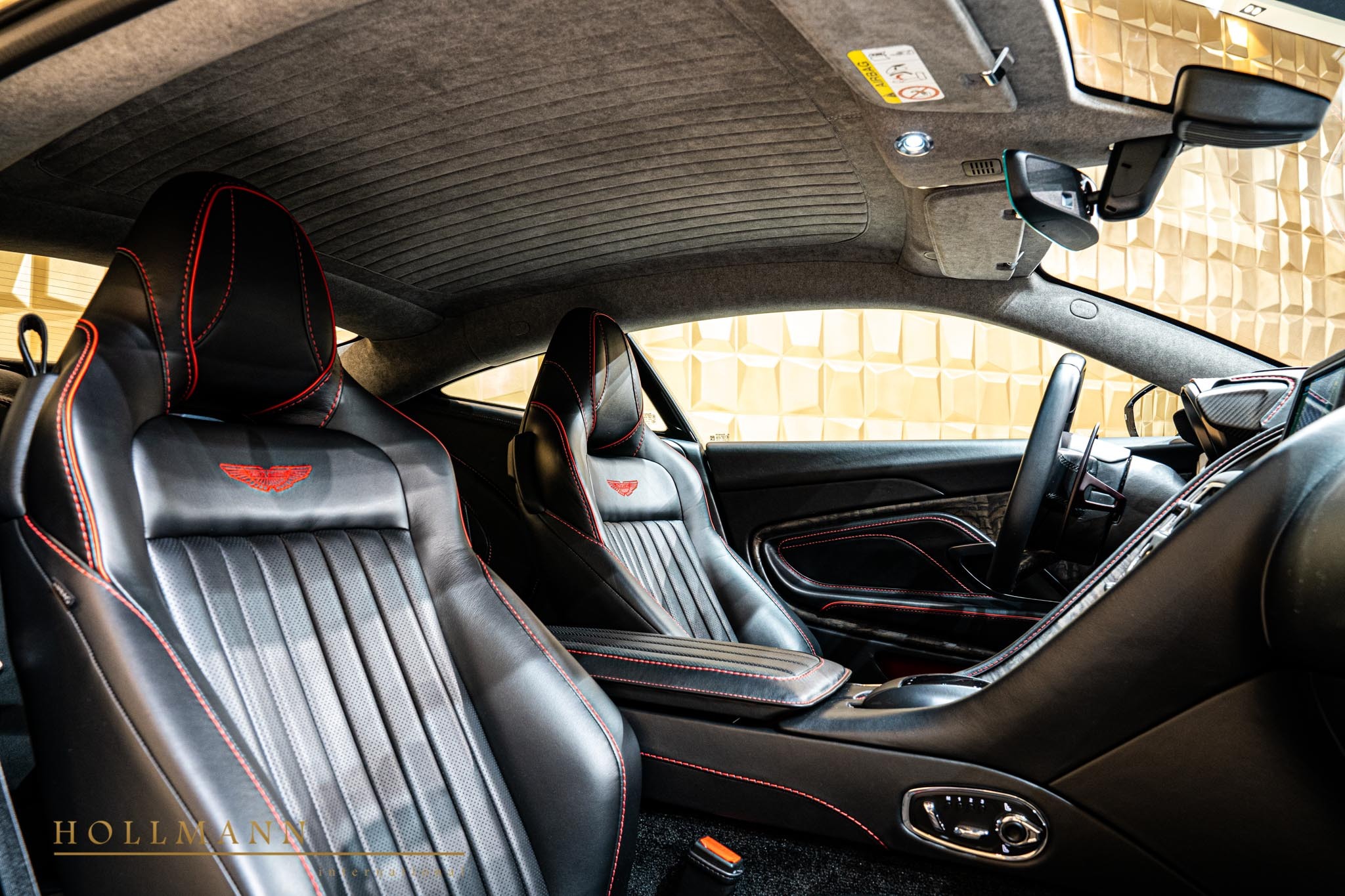 2020 Aston Martin DBS Superleggera Special Edition, 19/20