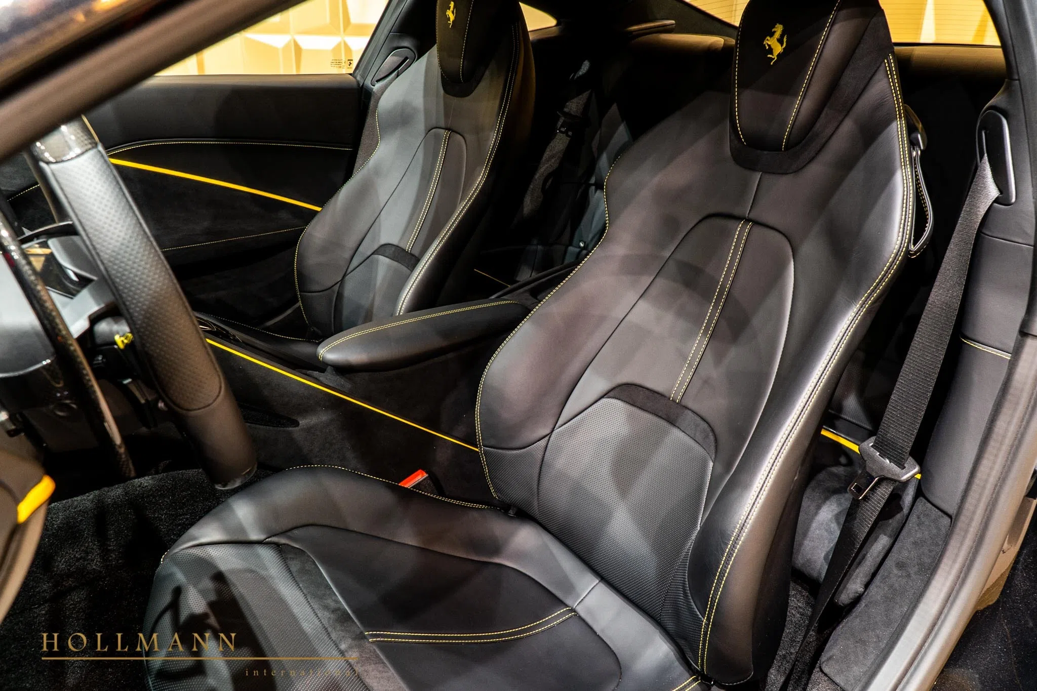 2021 Ferrari Roma interior, seats, Nero Black