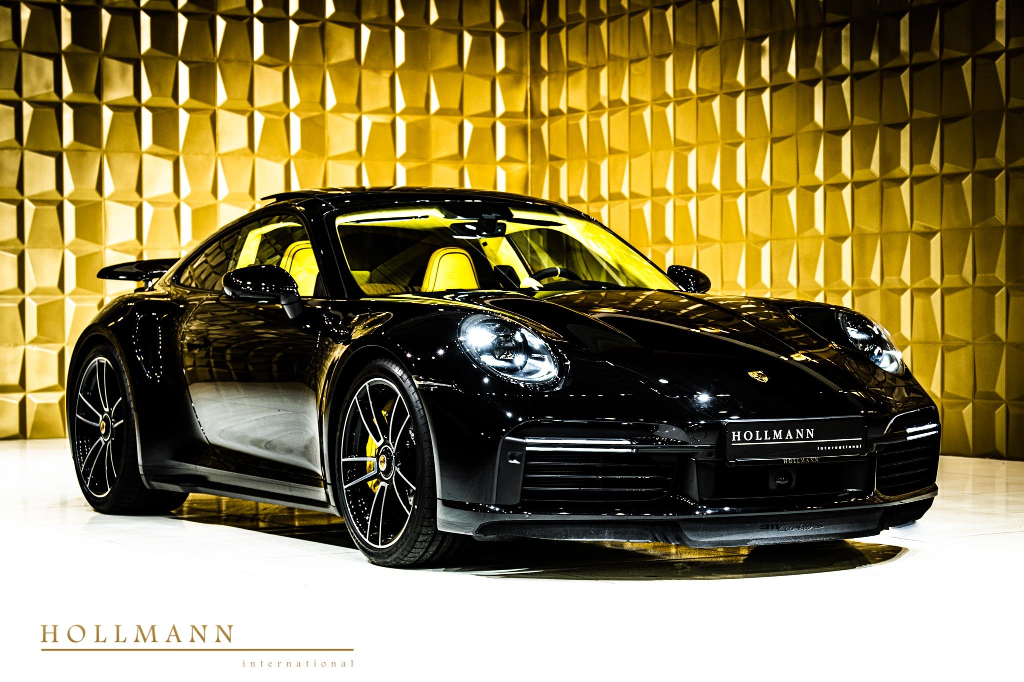 2021 Porsche 911 Turbo S Coupe, 3/20
