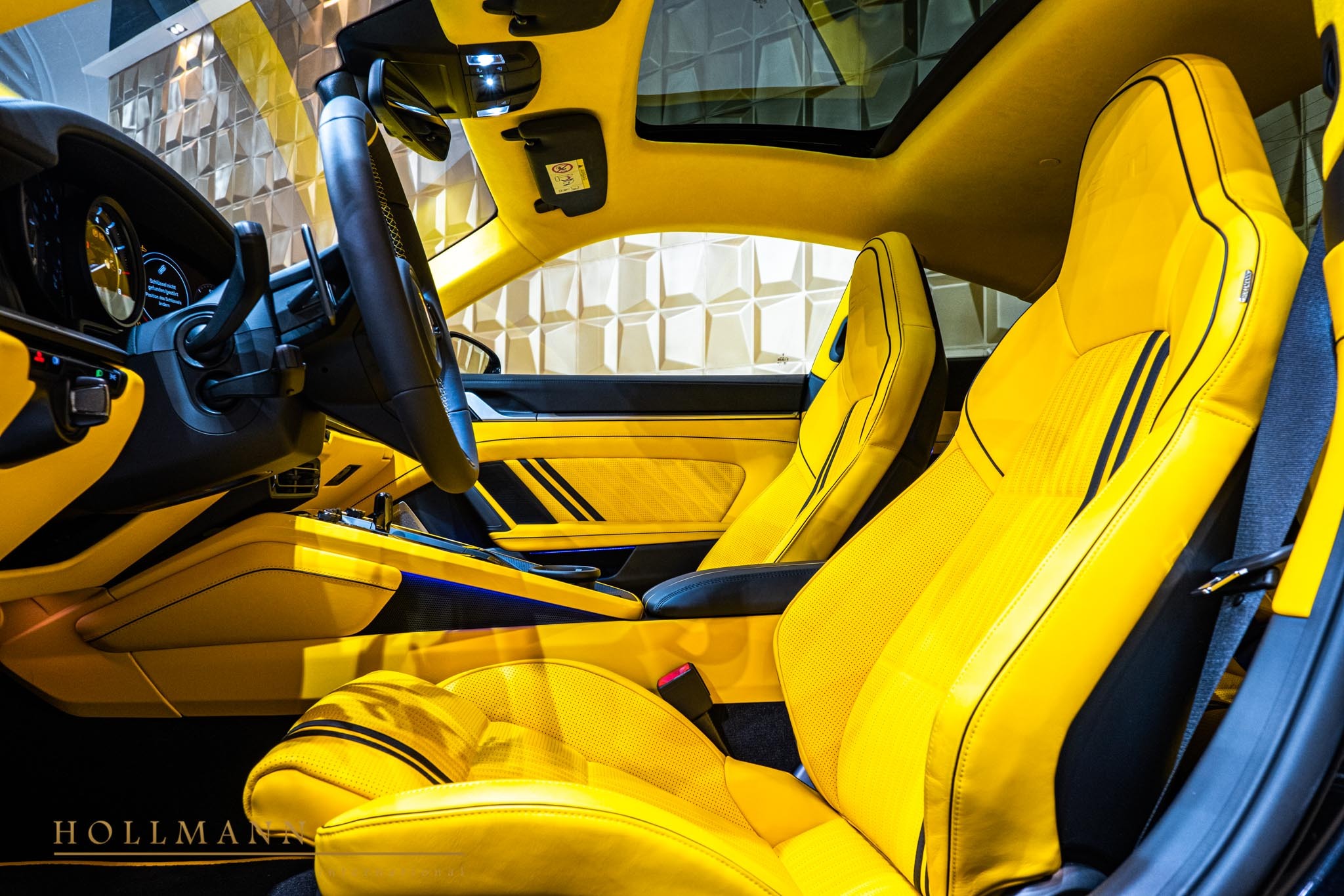2021 Porsche 911 Turbo S Coupe, 13/20