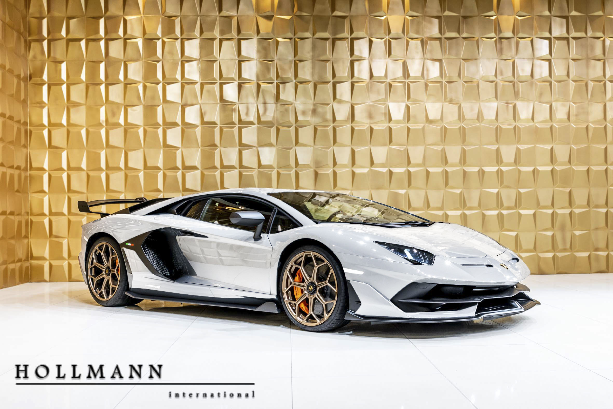 2019 LAMBORGHINI AVENTADOR SVJ, 3/20