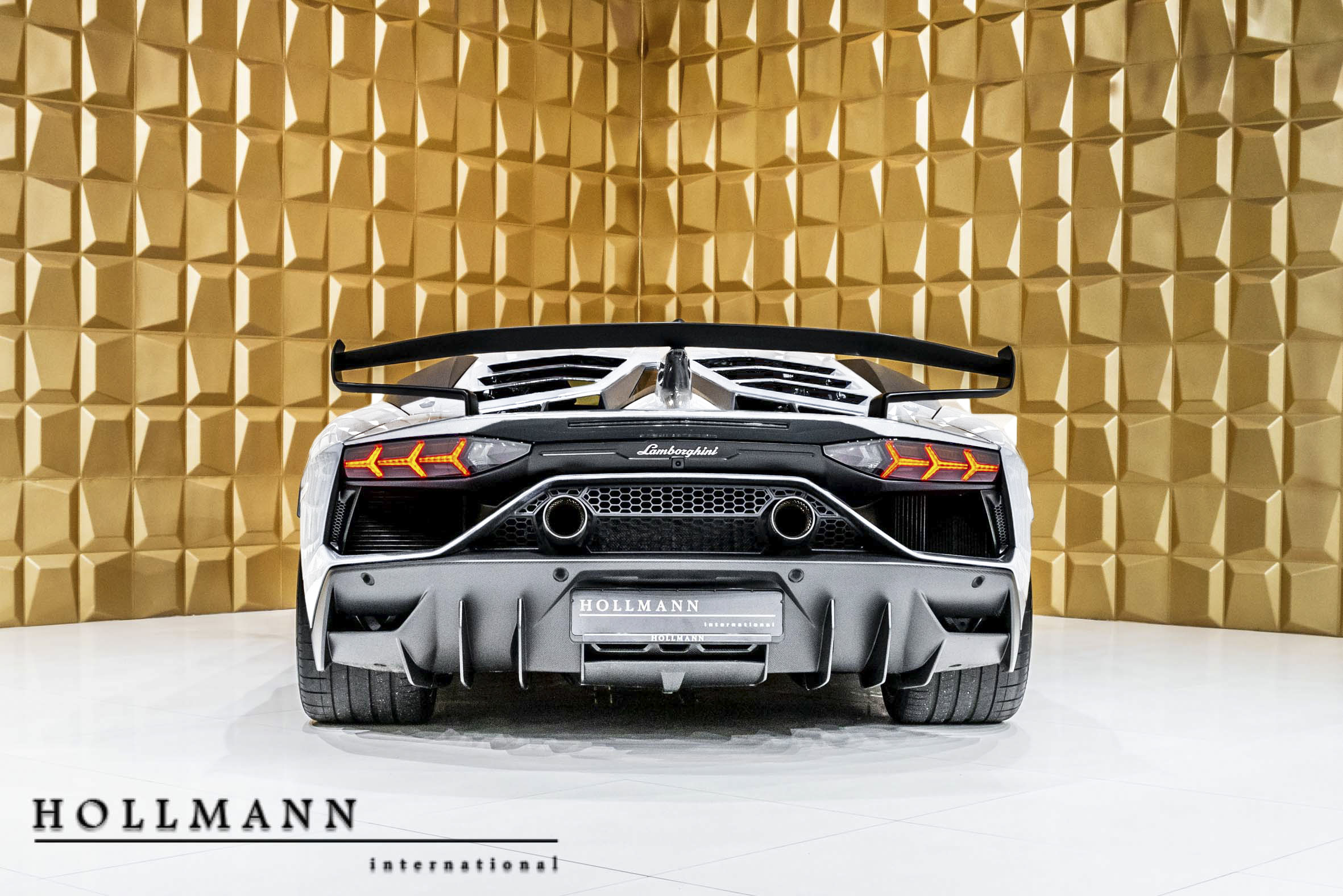 2019 LAMBORGHINI AVENTADOR SVJ, 7/20