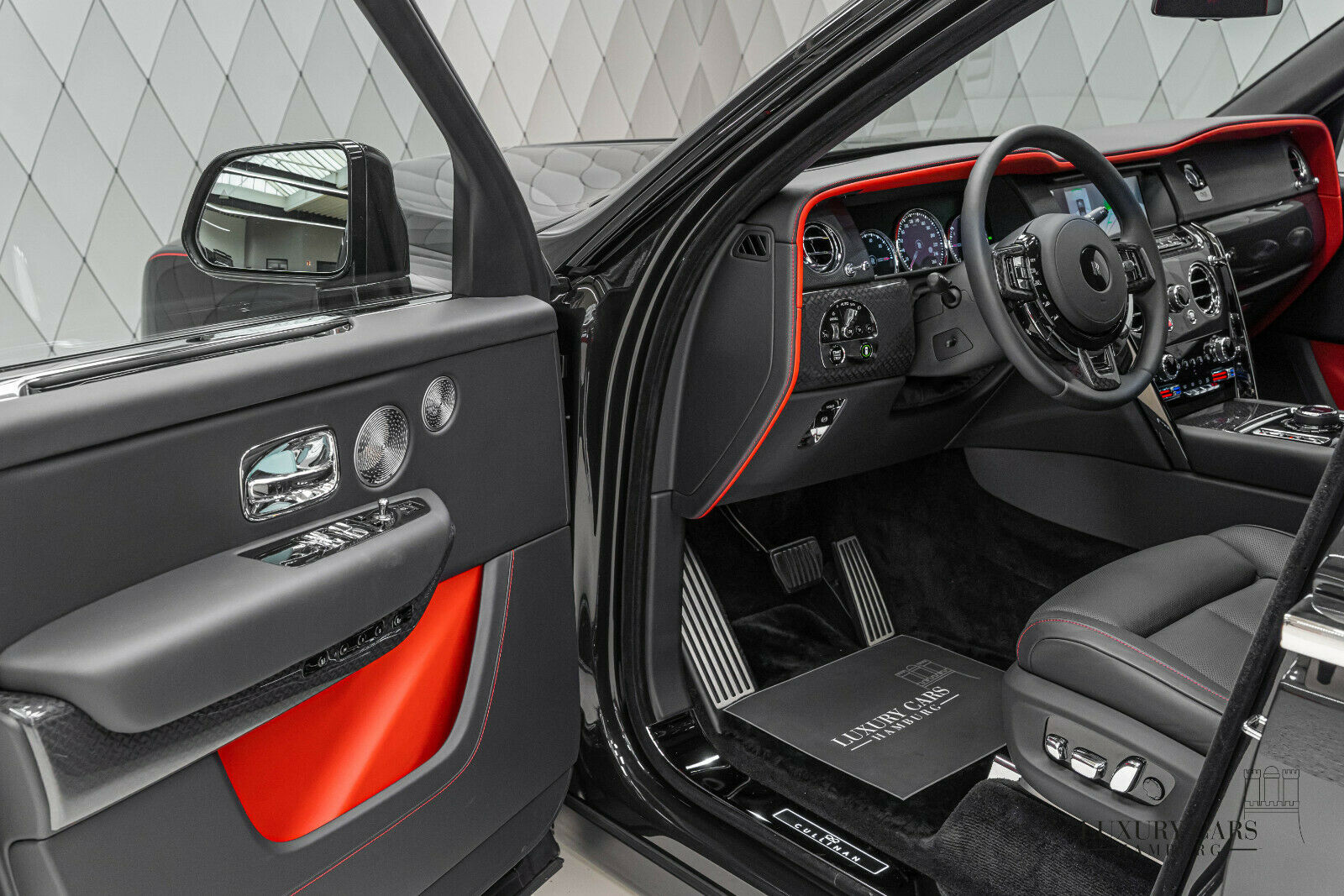 2021 Rolls-Royce Cullinan, 8/13
