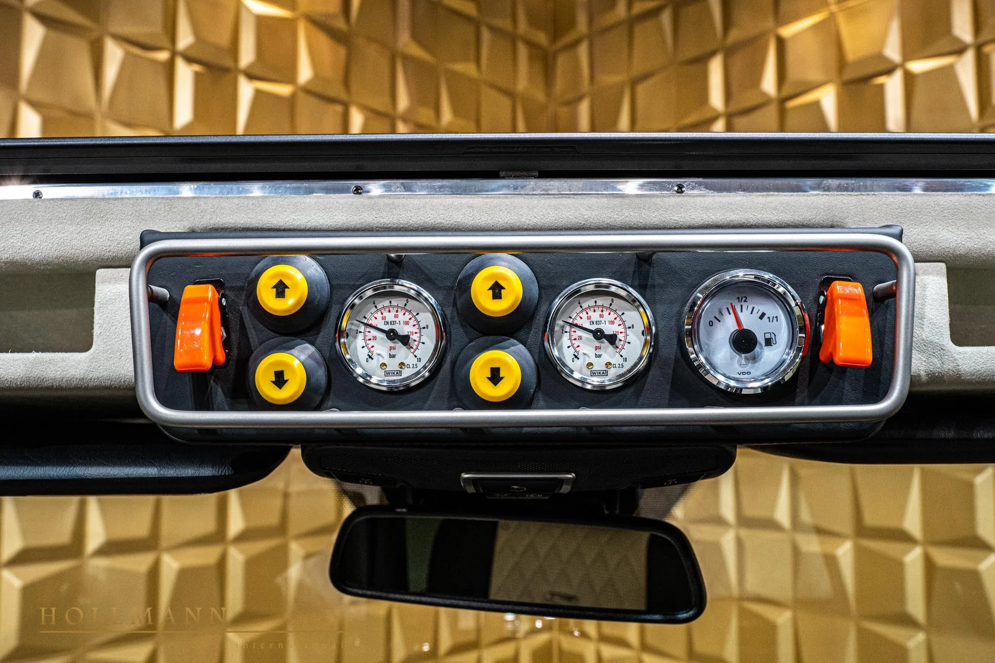2014 Mercedes-Benz G 63 AMG 6x6 interior, Designo Leather Porcelain