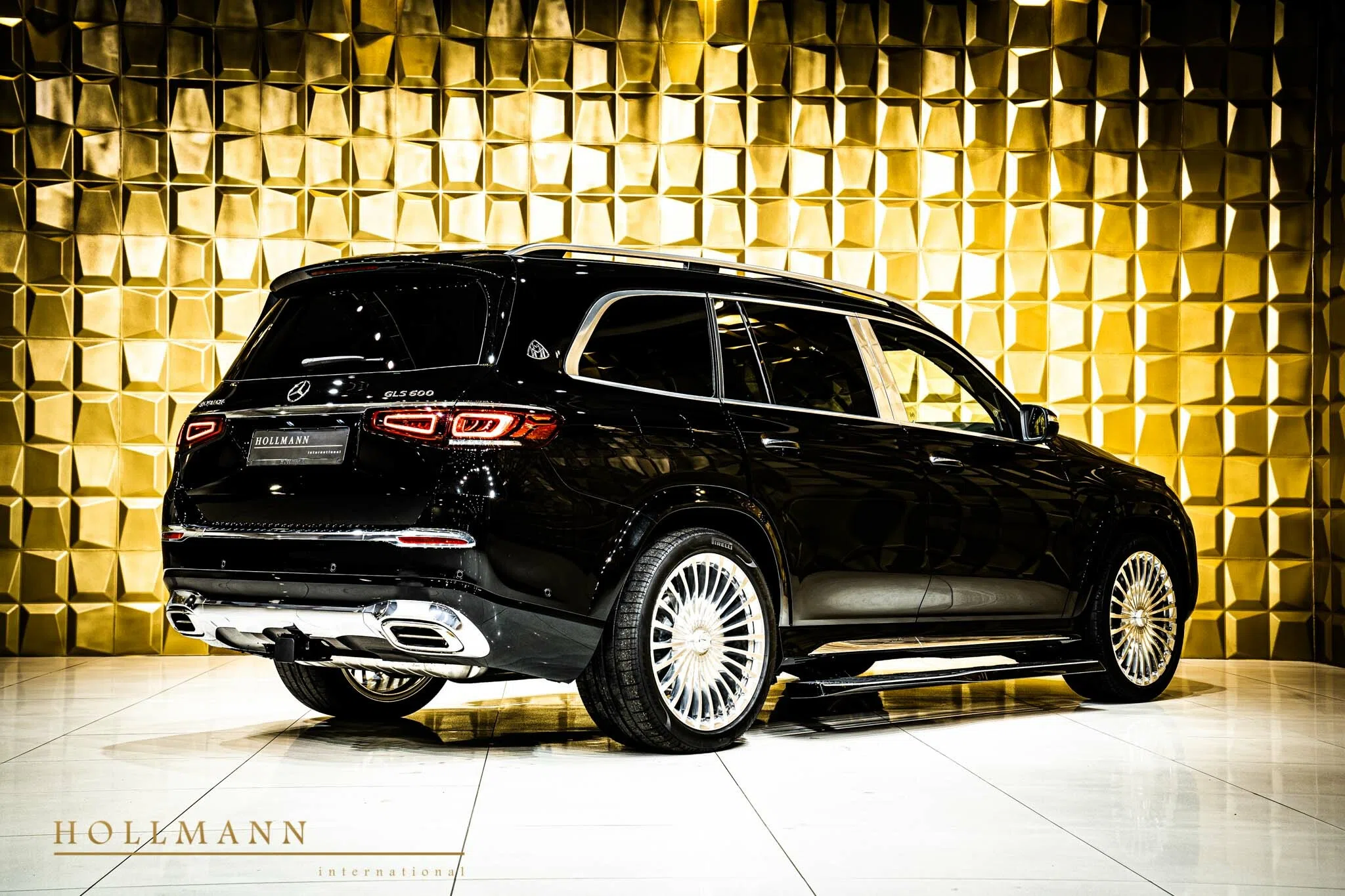 2021 Mercedes-Maybach GLS 600, rear three-quarter view, Obsidianschwarz Metallic