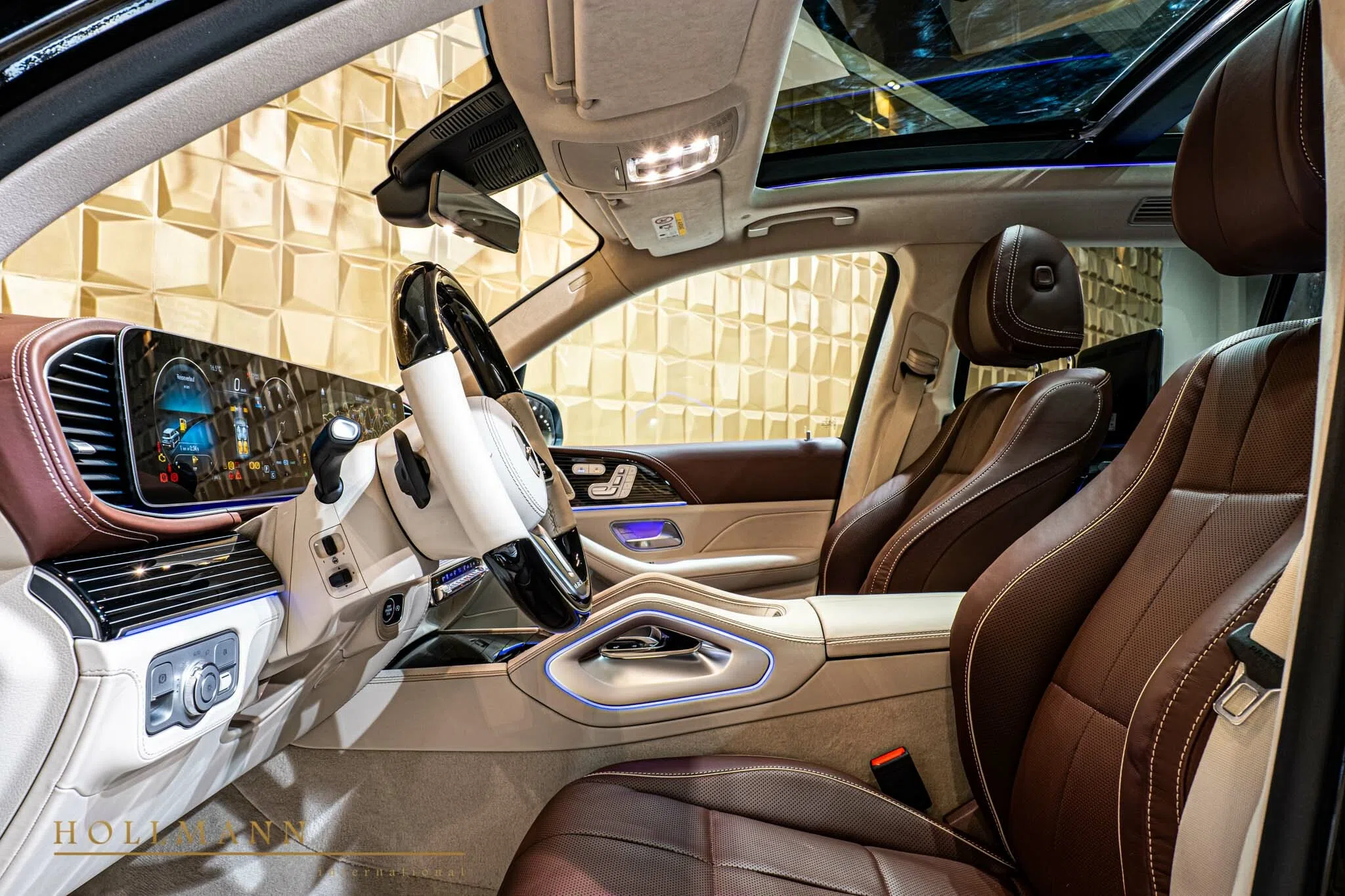 2021 Mercedes-Maybach GLS 600 interior, Designo Brown