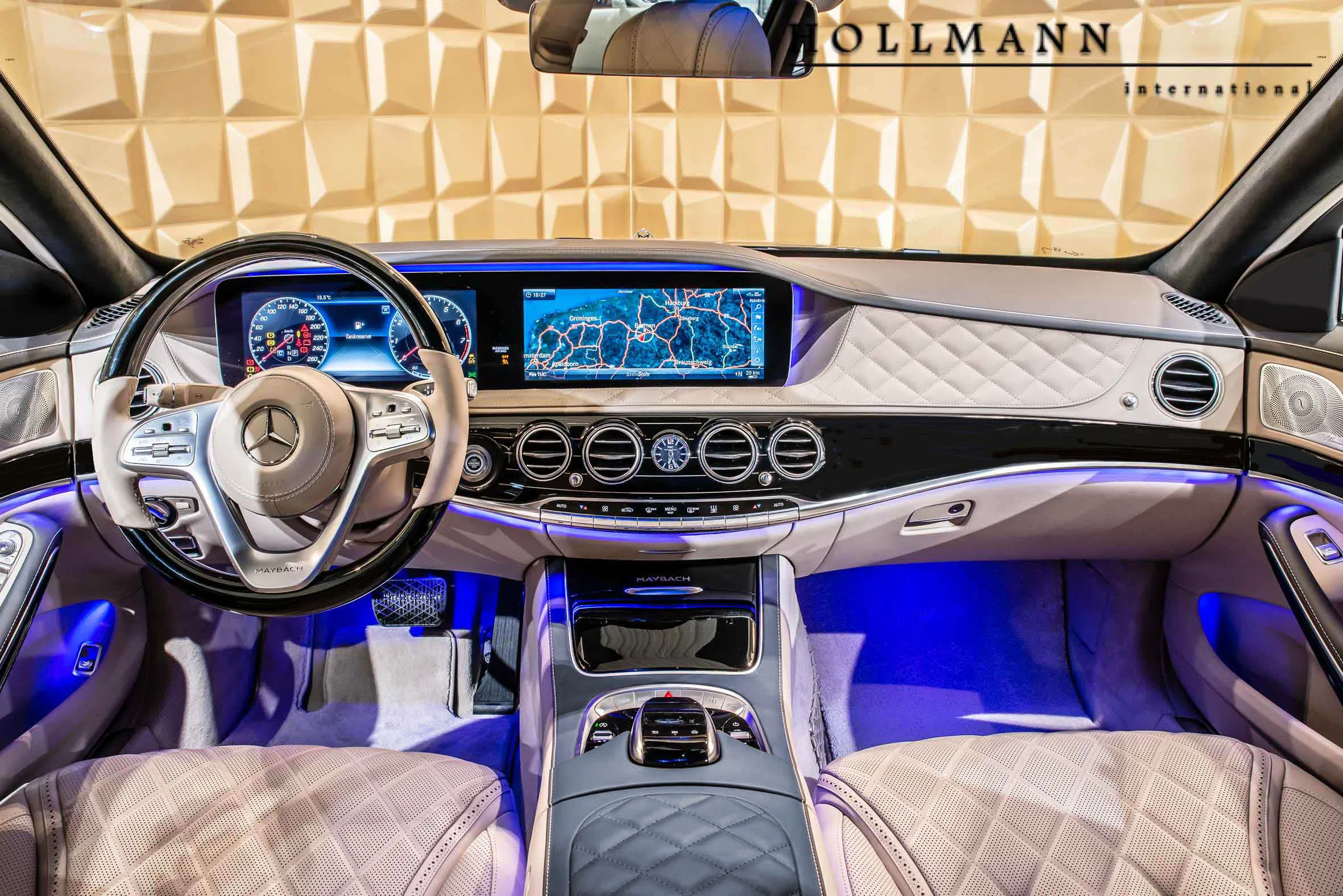 2019 Mercedes-Maybach S 560 L 4M interior, dashboard