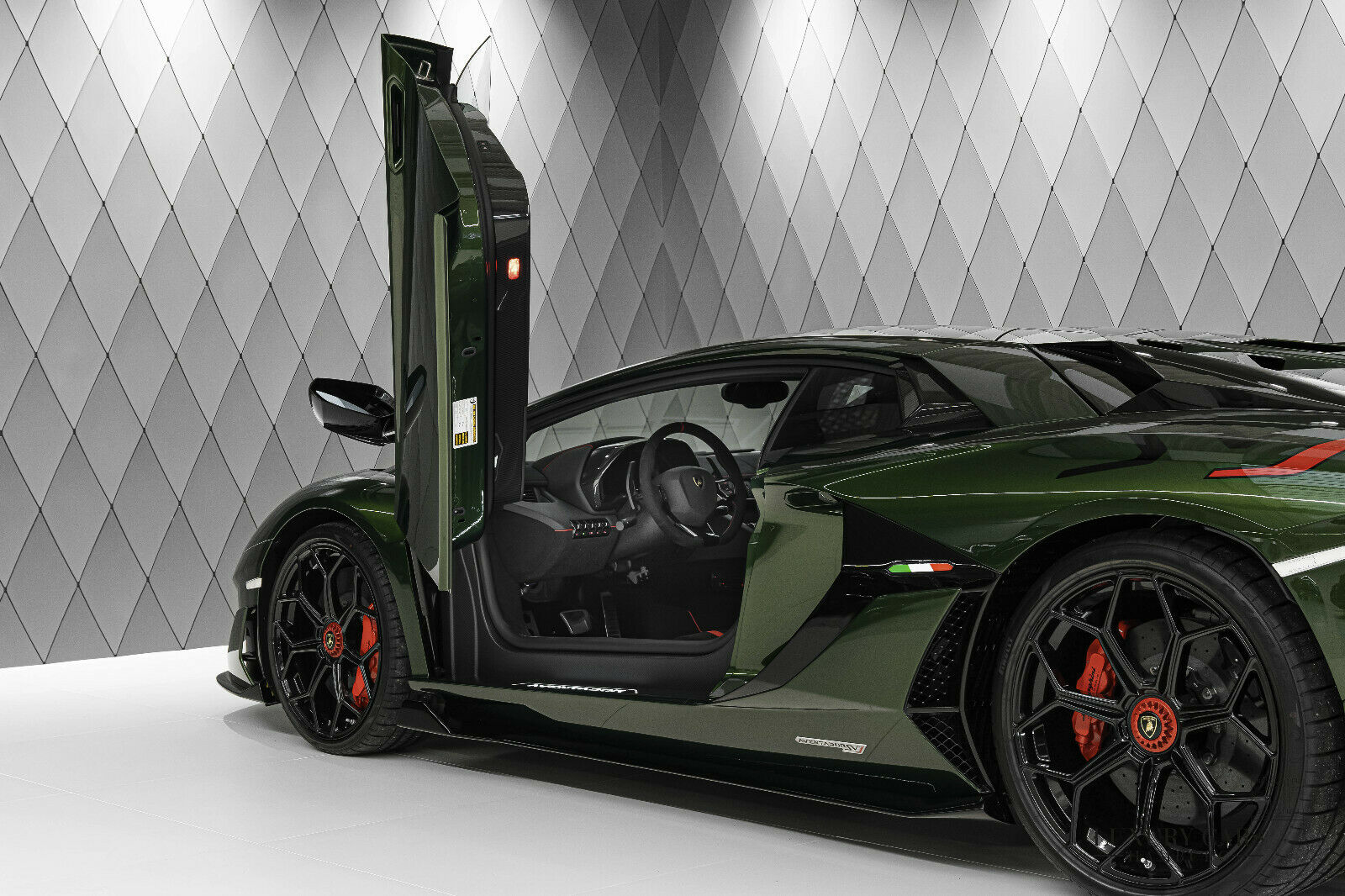 2021 Lamborghini Aventador SVJ Coupe LP770-4, 9/17