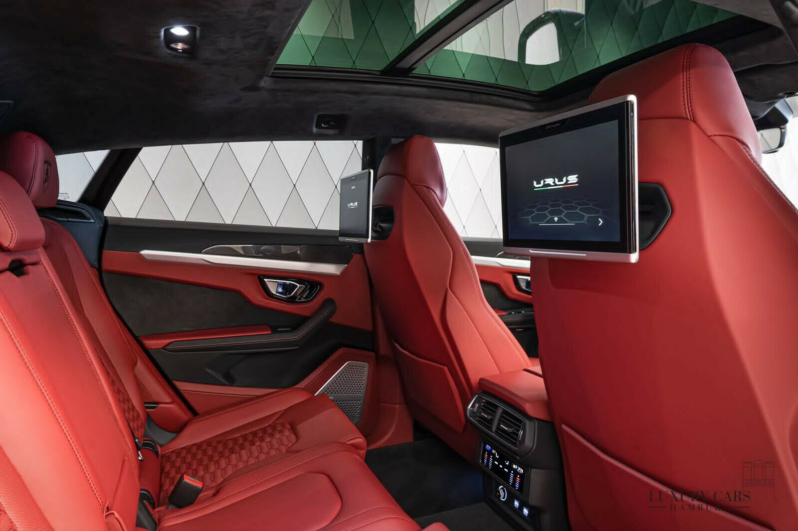 2021 Lamborghini Urus, 10/17