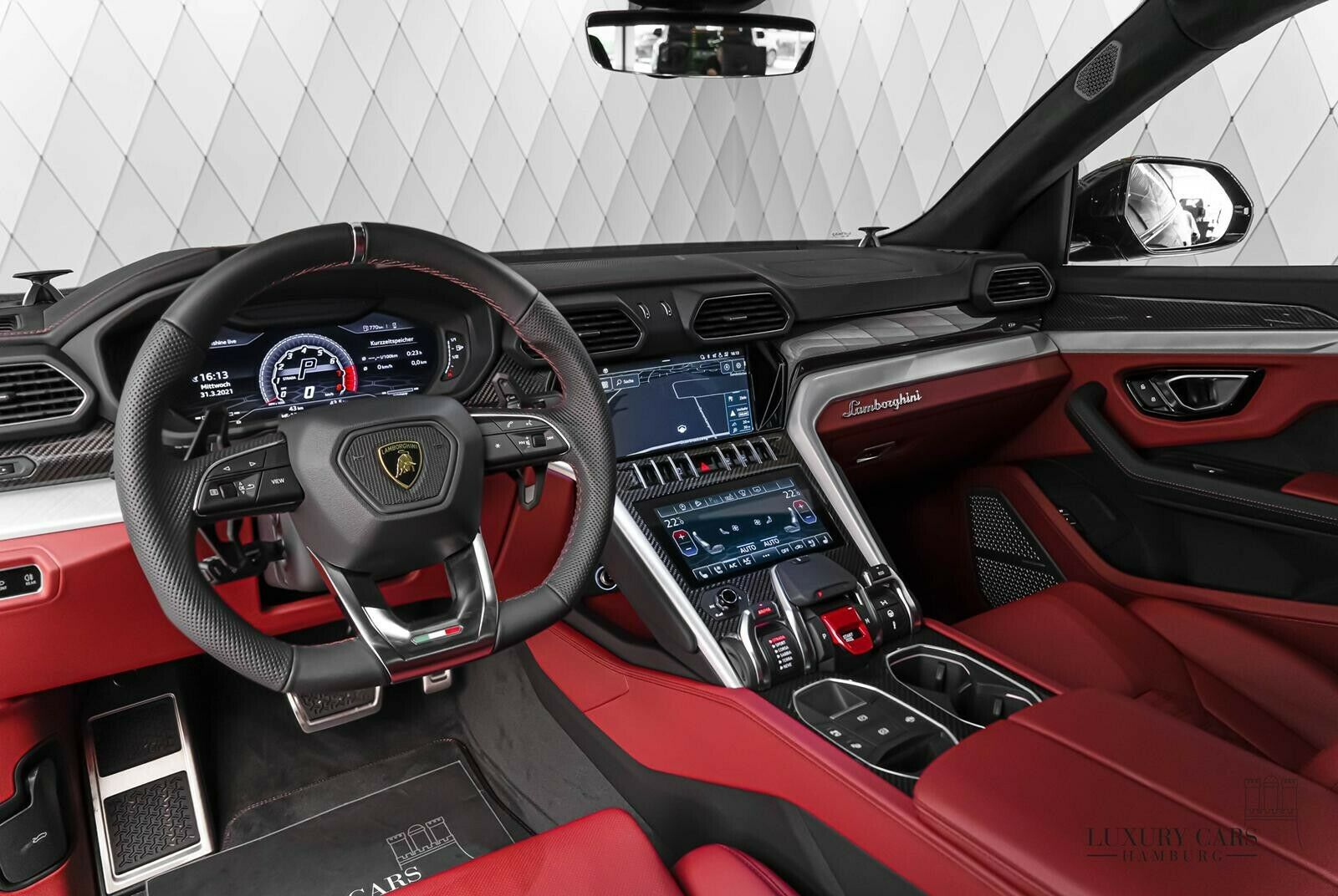 2021 Lamborghini Urus, 11/17