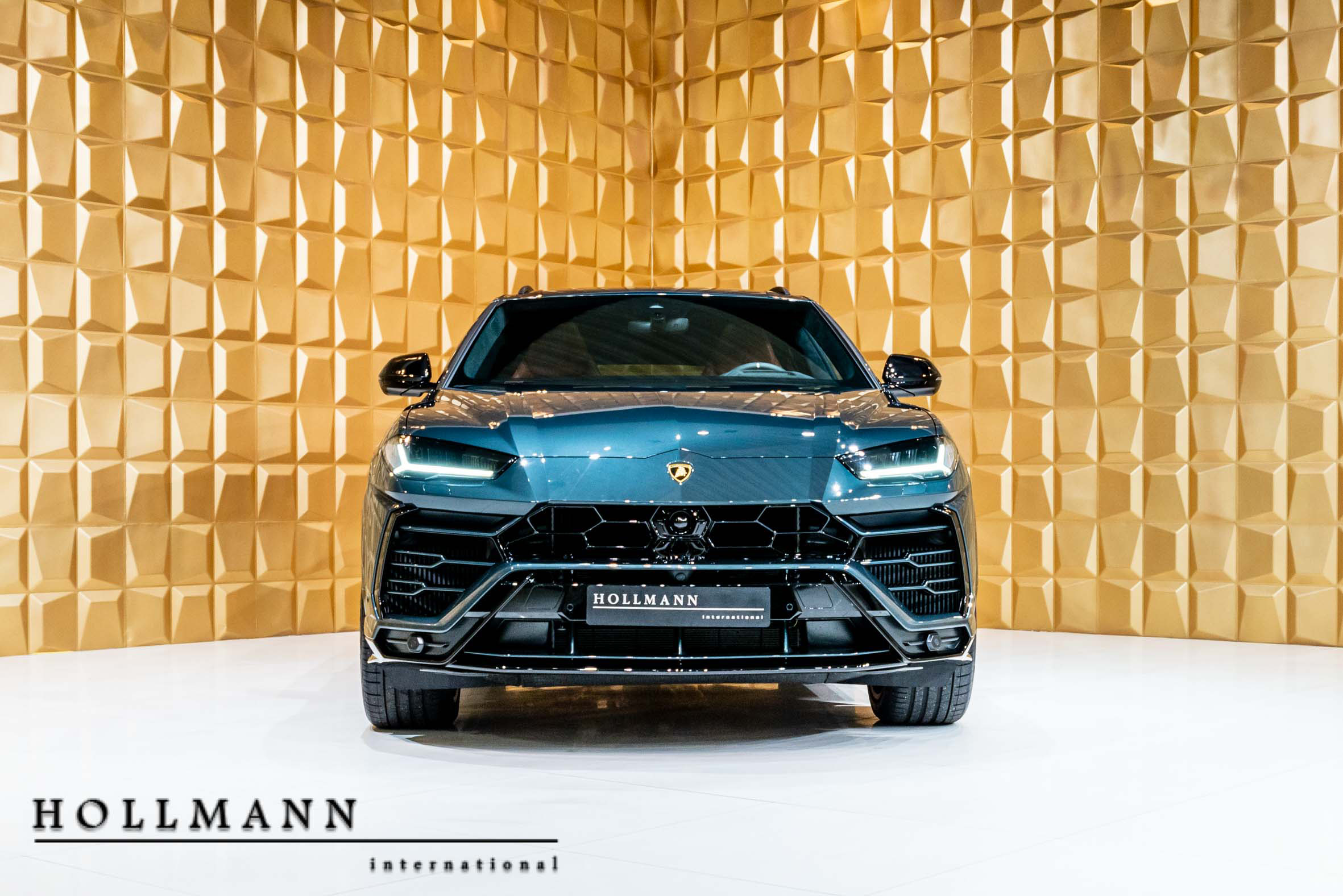 2019 Lamborghini Urus, 2/20