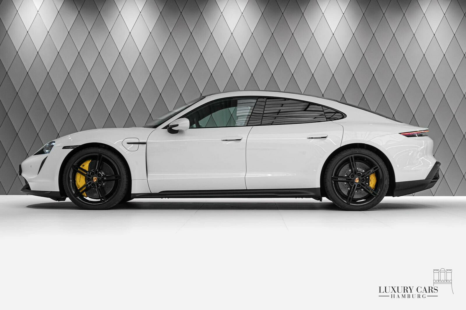 2021 Porsche Taycan Turbo S, 2/20