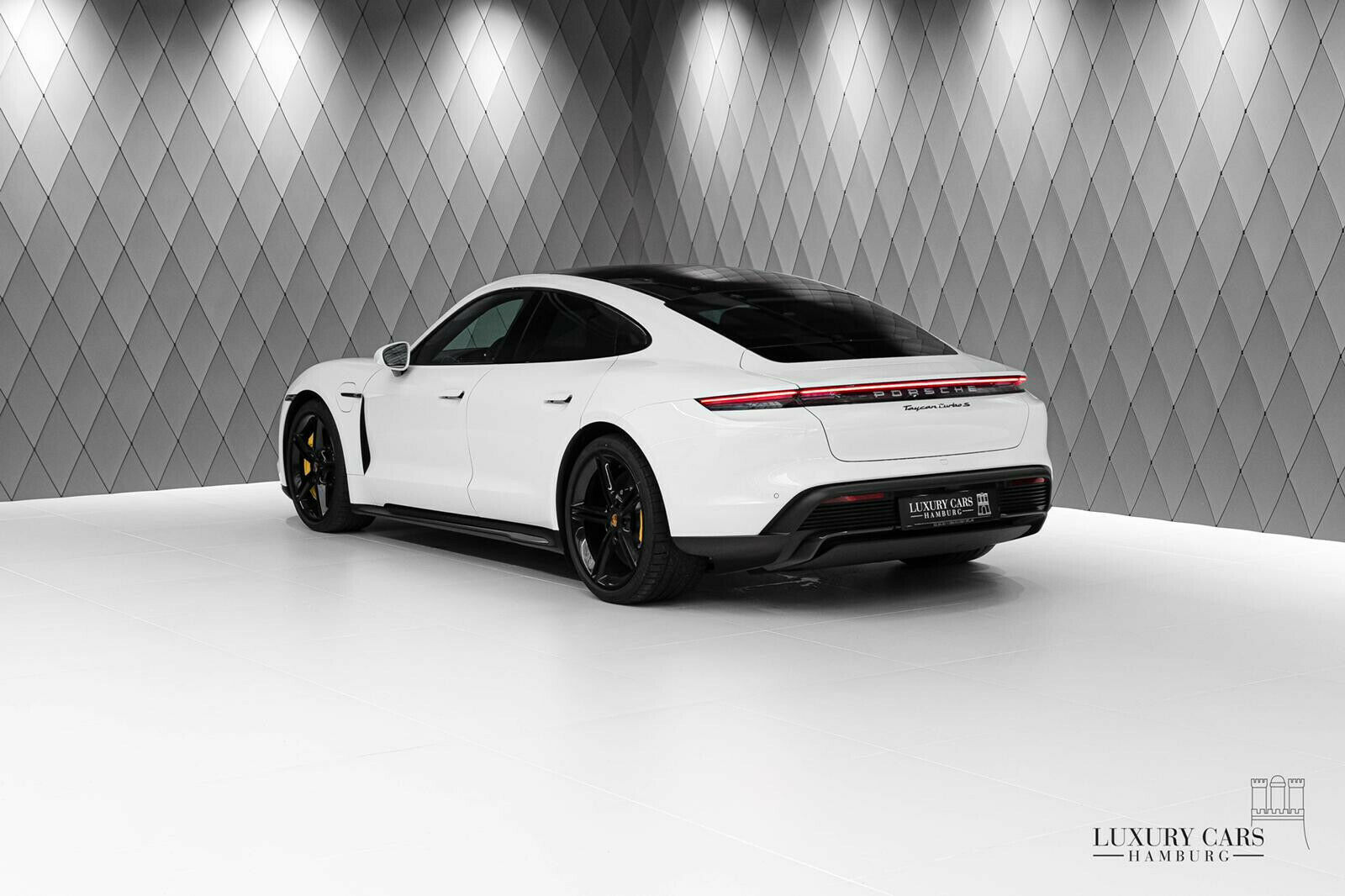 2021 Porsche Taycan Turbo S, 3/20