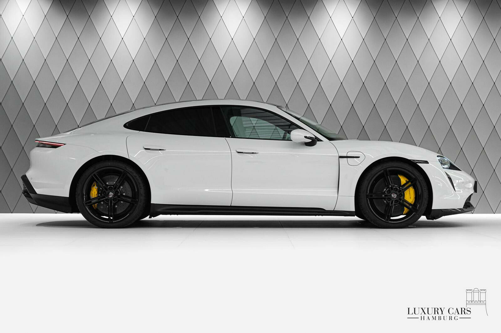 2021 Porsche Taycan Turbo S, 20/20