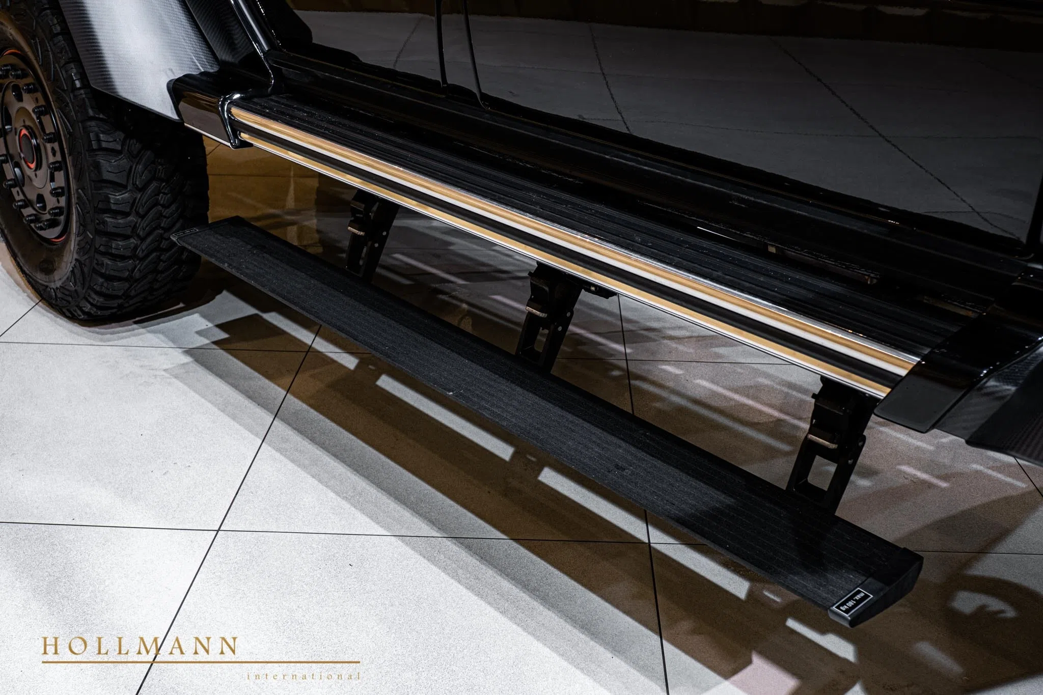2015 BRABUS G 700 6x6 interior, door sill