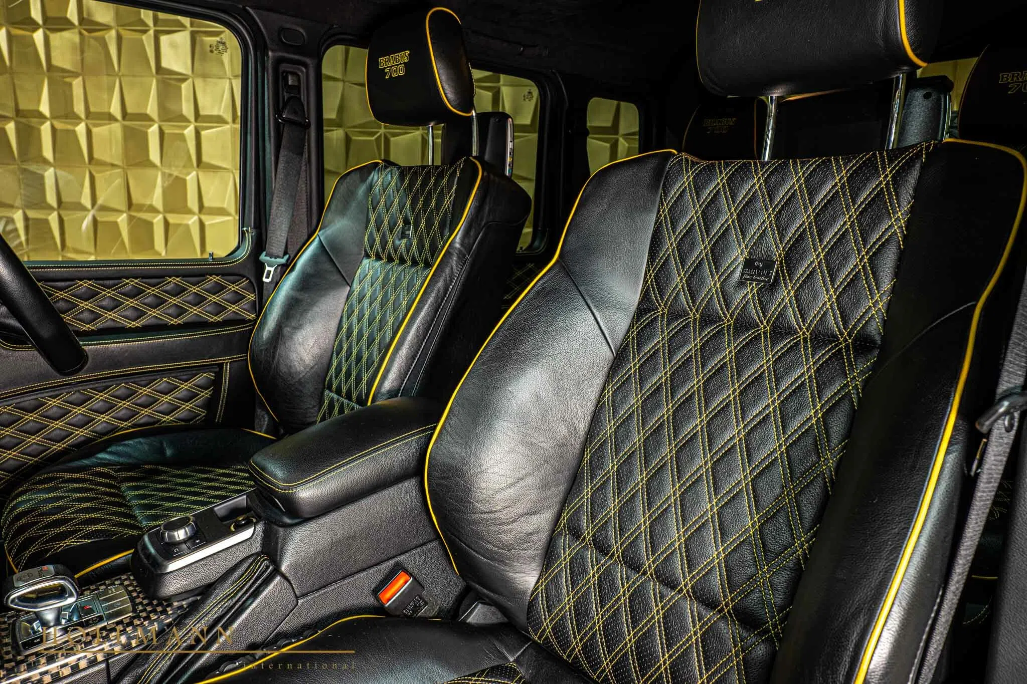 2015 BRABUS G 700 6x6 interior, seats