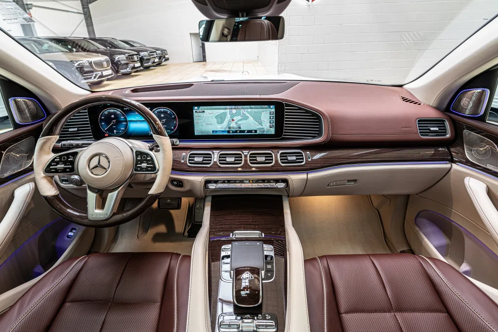 2021 Mercedes-Maybach GLS 600 interior, dashboard