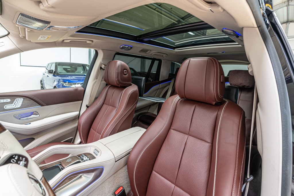 2021 Mercedes-Maybach GLS 600, 13/15