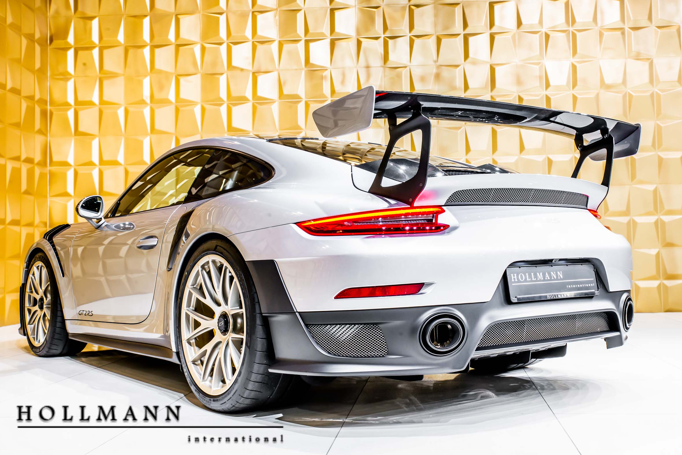 2018 Porsche 911 GT2 RS WEISSACH PACK, 9/16