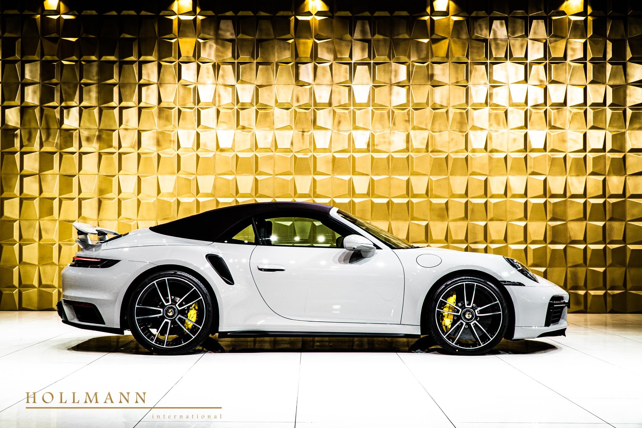 2021 Porsche 911 Turbo S Cabriolet, 2/20
