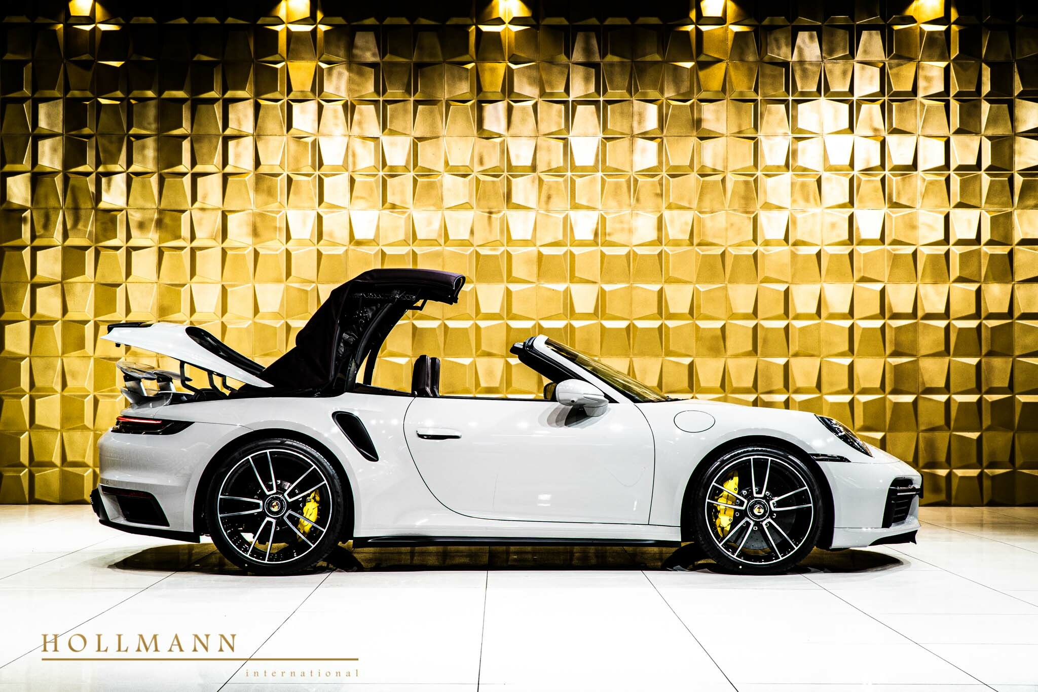 2021 Porsche 911 Turbo S Cabriolet, 3/20