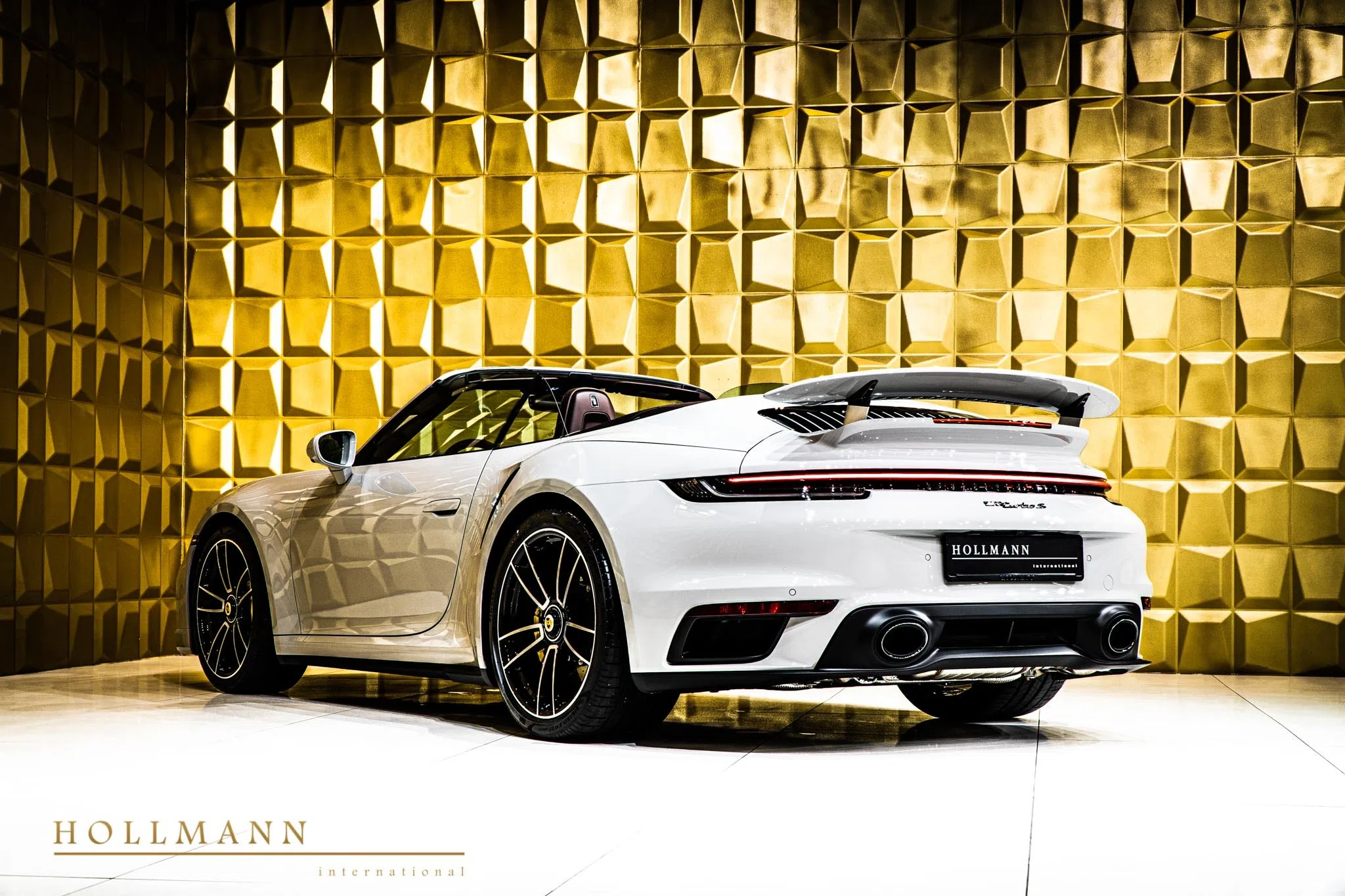2021 Porsche 911 Turbo S Cabriolet for sale, exterior, Crayon / Kreide Weiss