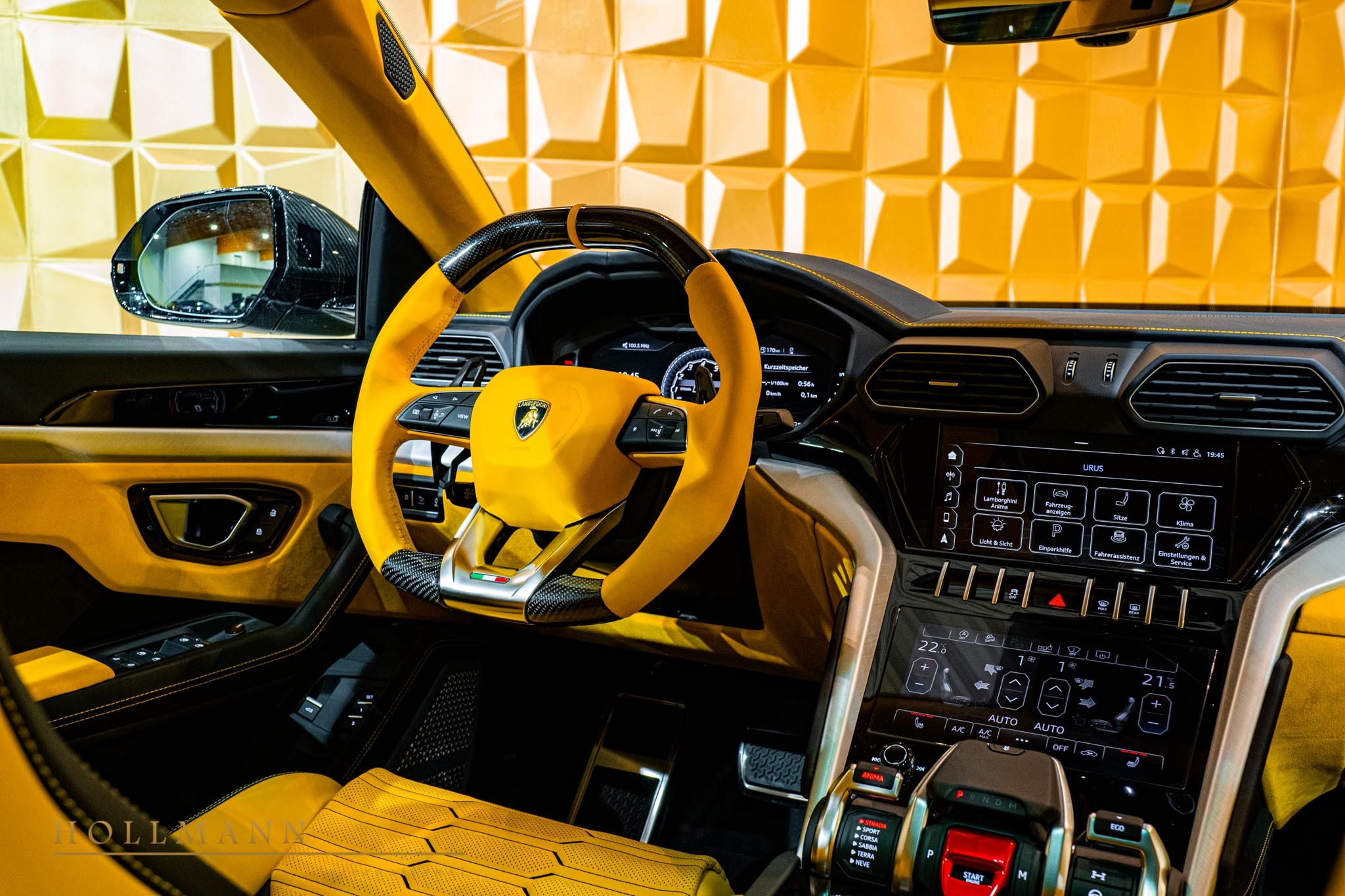 2021 Lamborghini Urus by NOVITEC, 17/20