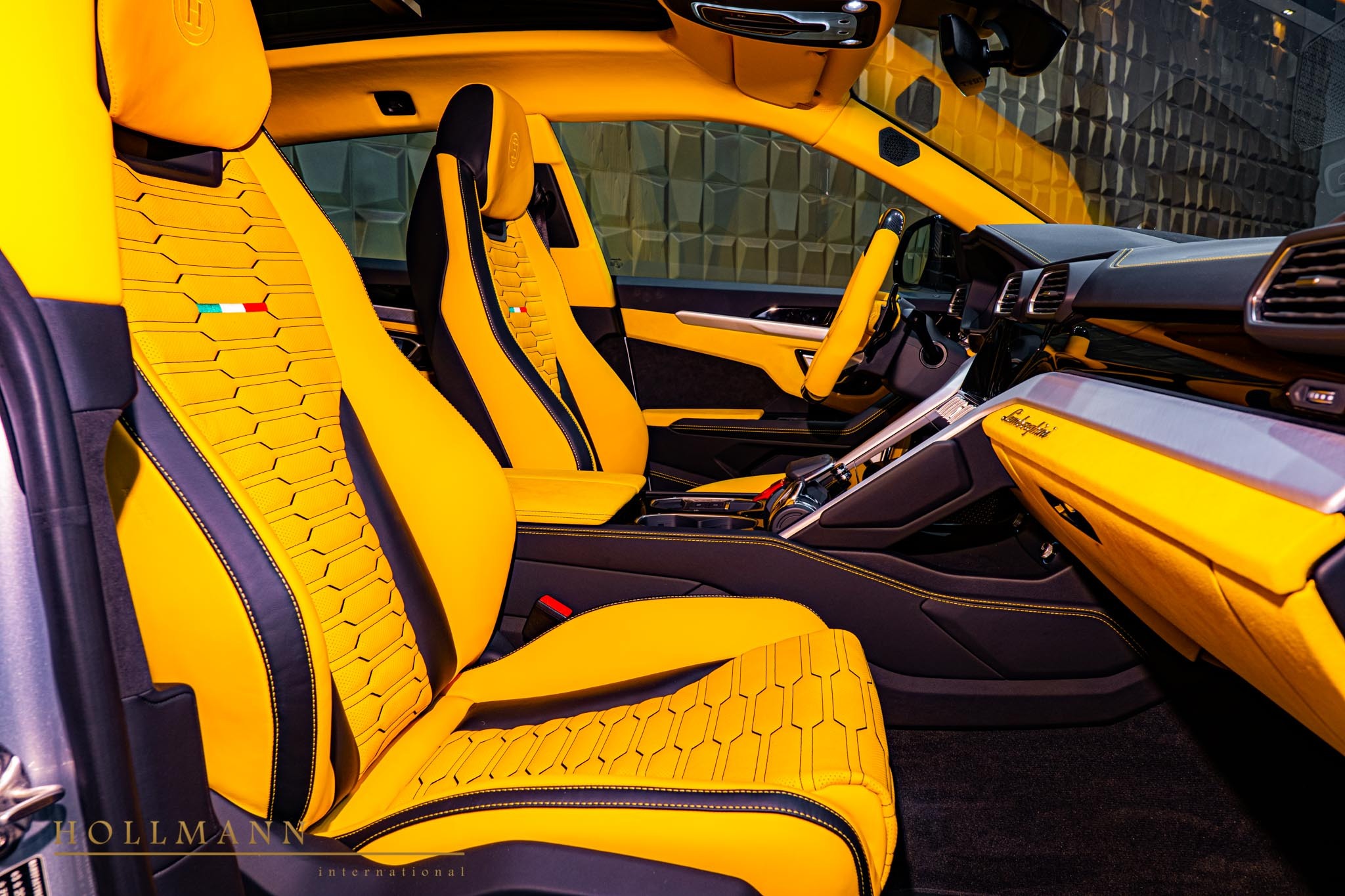 2021 Lamborghini Urus by NOVITEC, 18/20